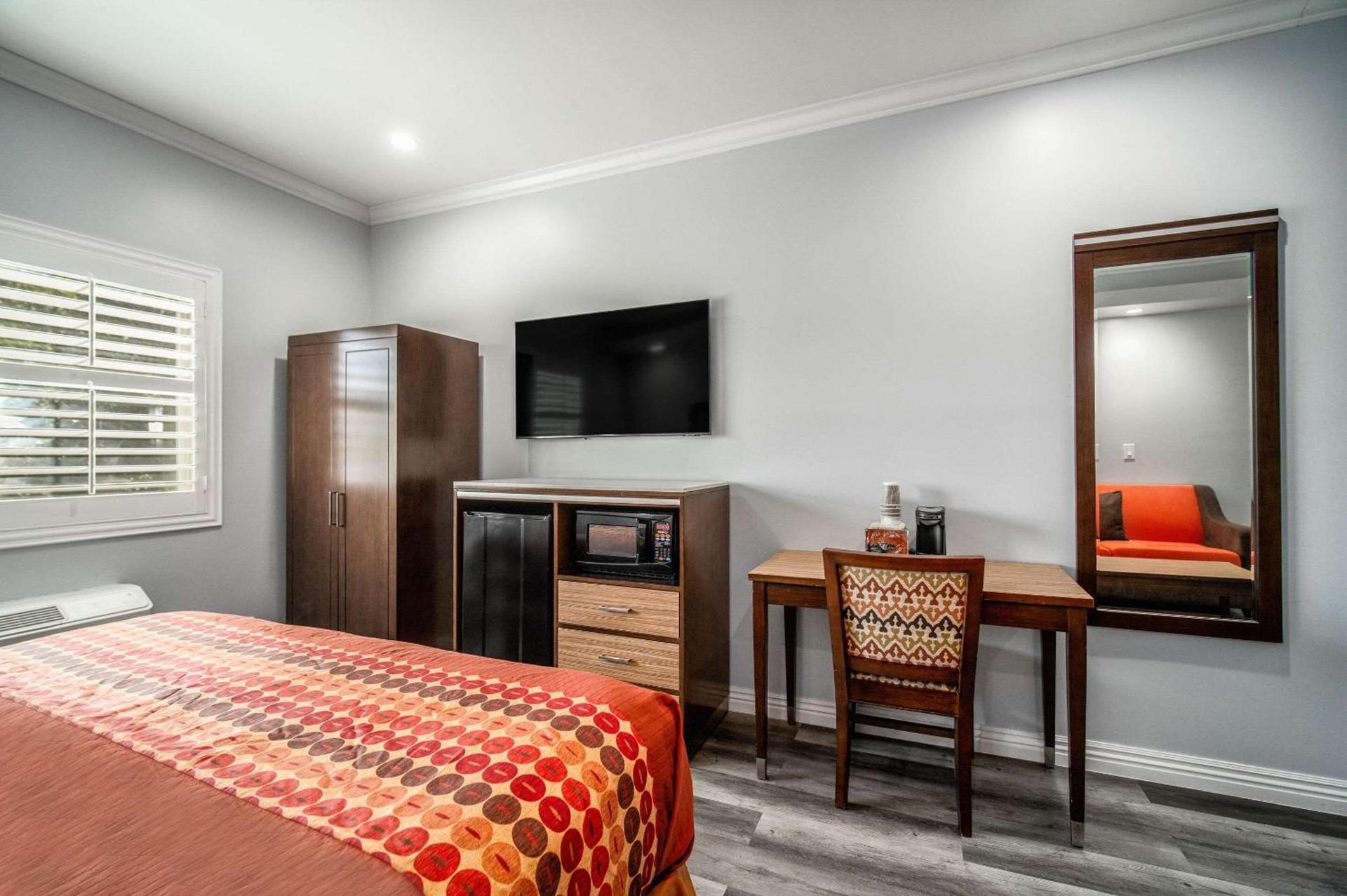 Rodeway Inn & Suites Pasadena photo 36