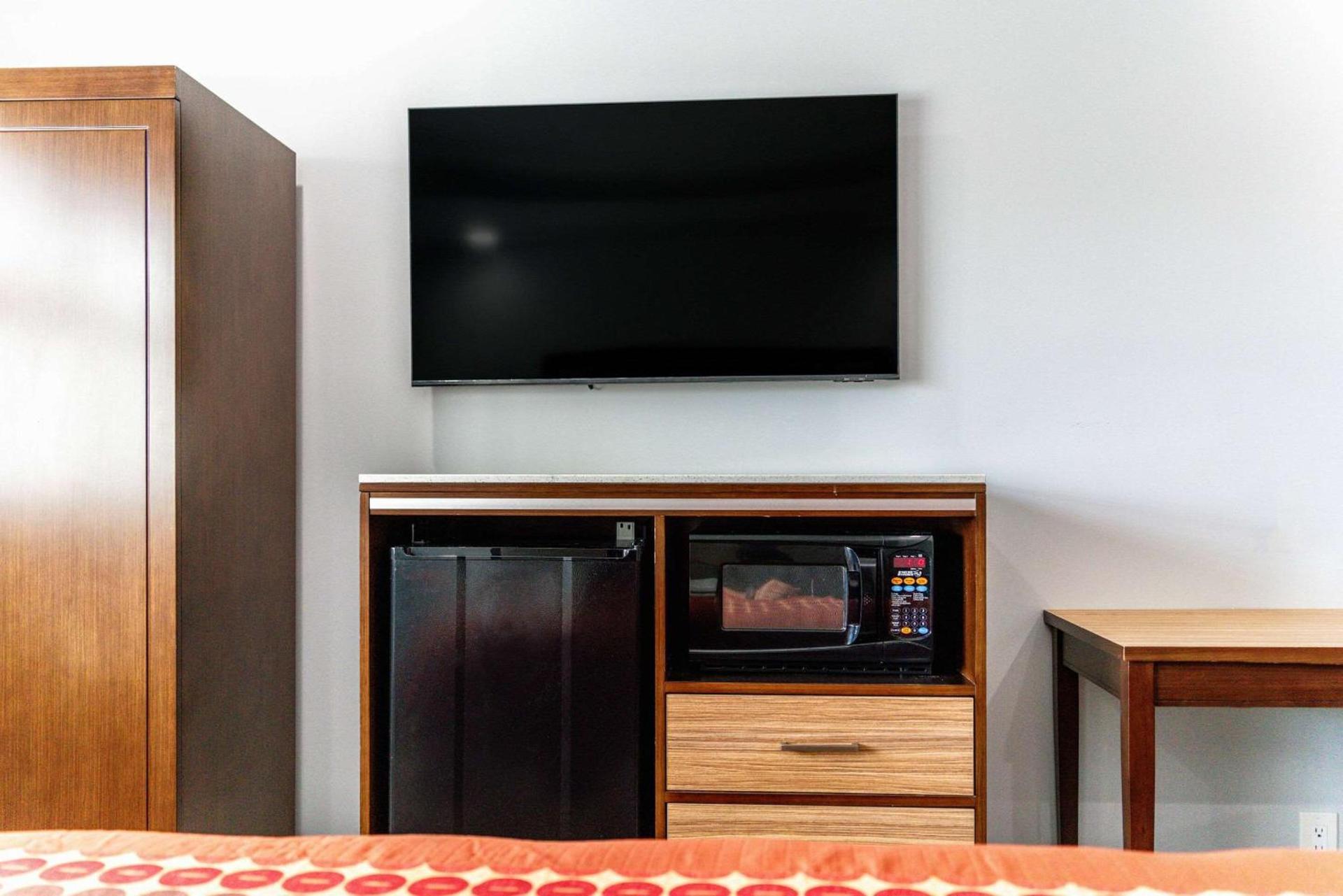 Rodeway Inn & Suites Pasadena photo 37