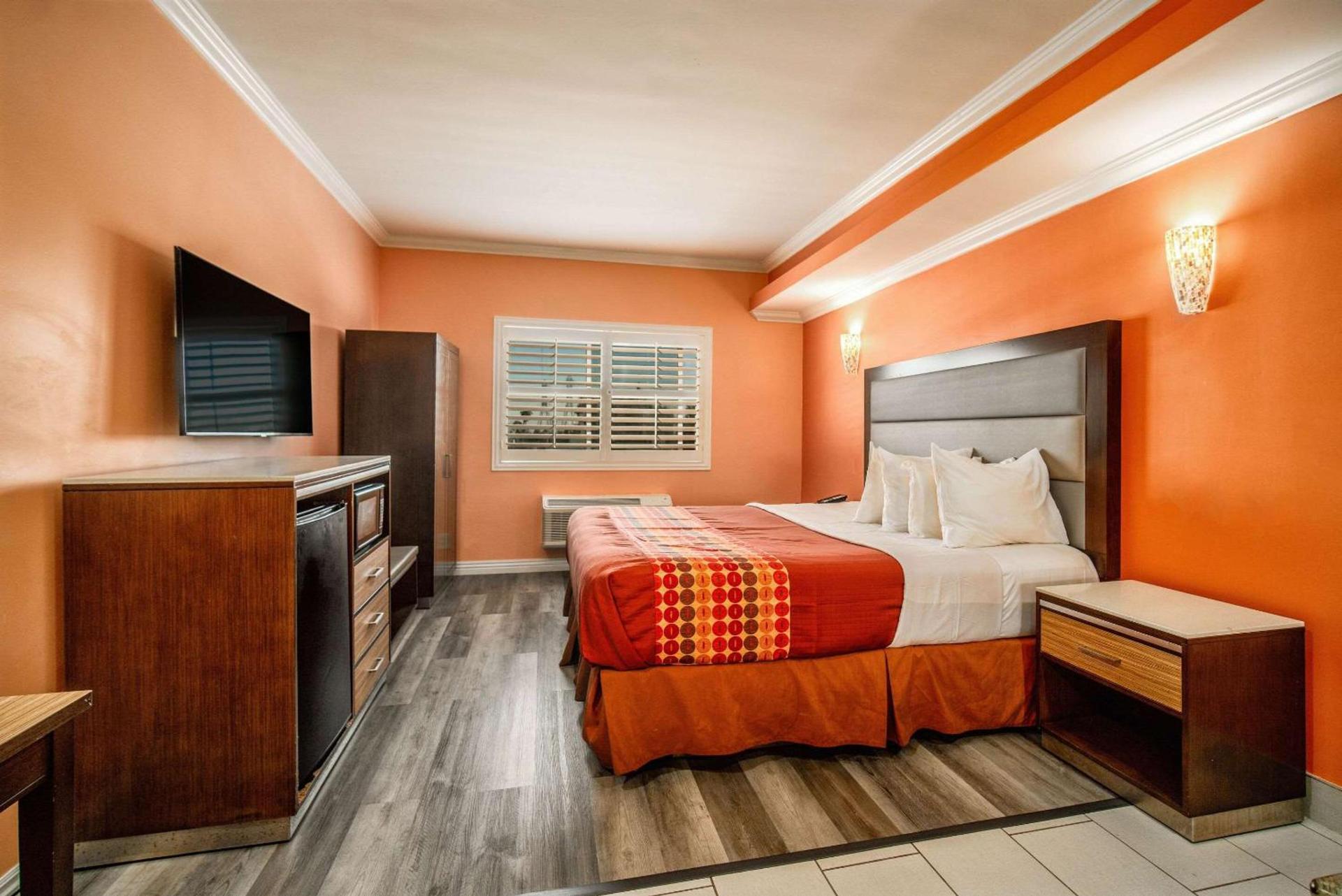 Rodeway Inn & Suites Pasadena photo 42