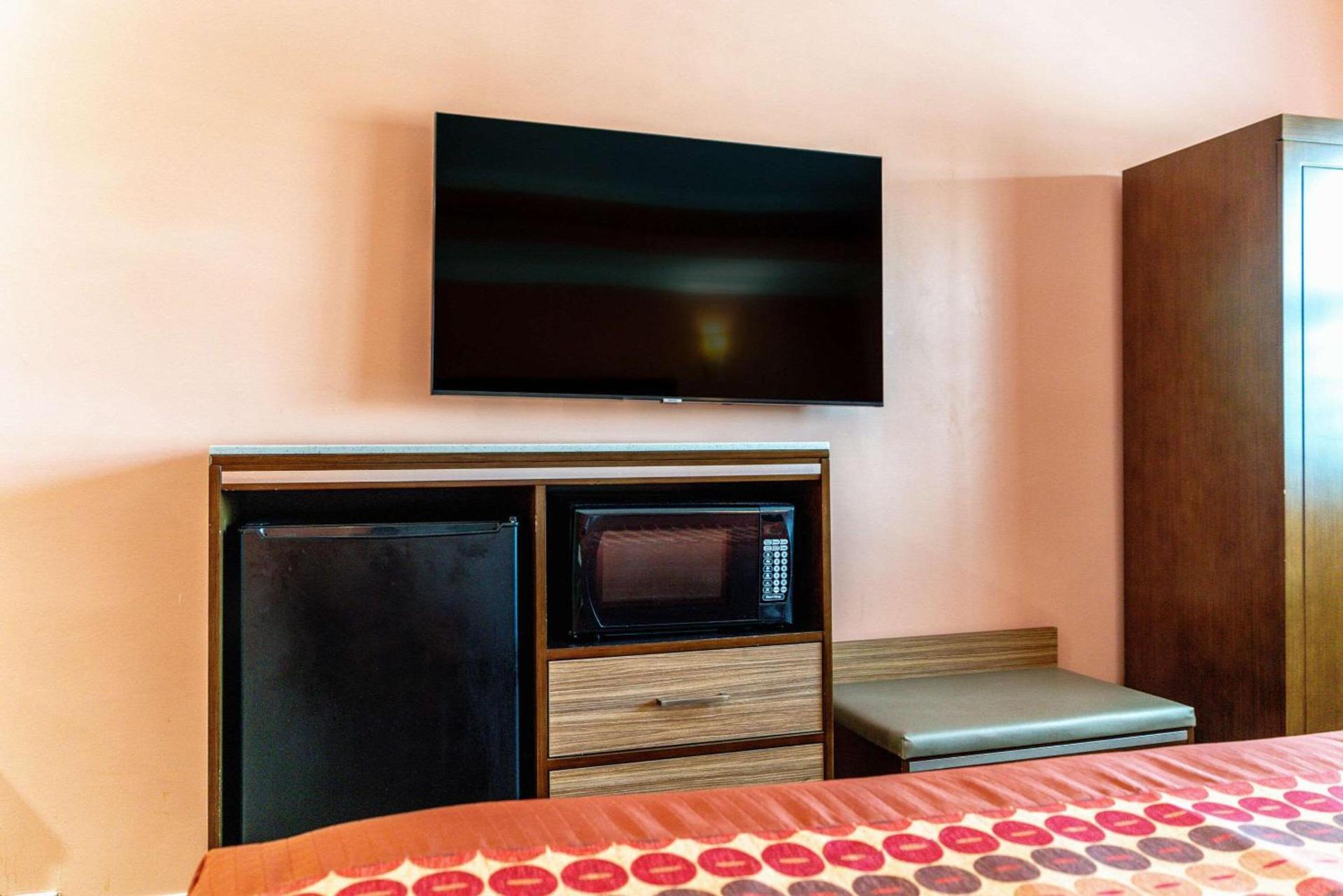 Rodeway Inn & Suites Pasadena photo 45