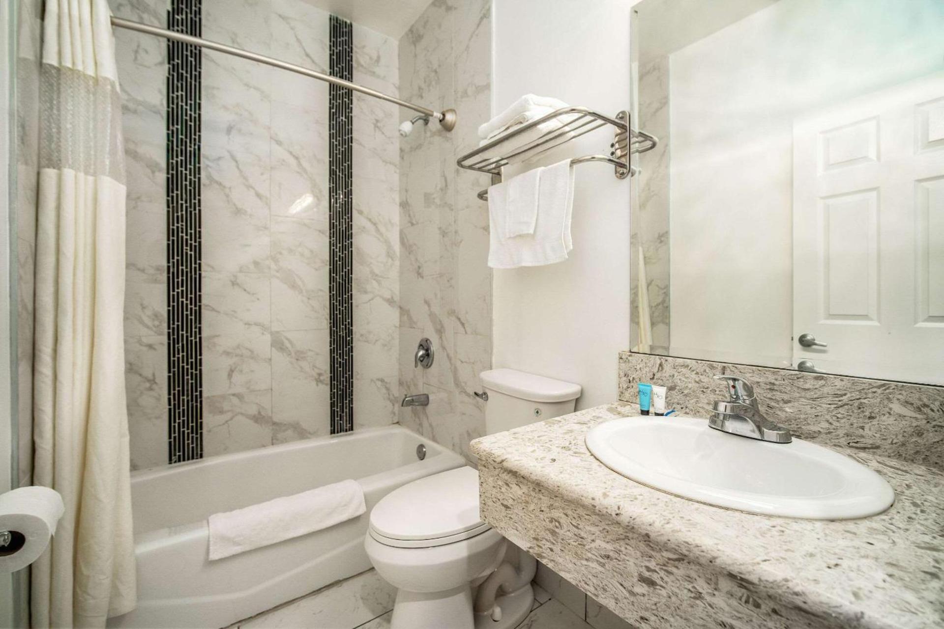Rodeway Inn & Suites Pasadena photo 46