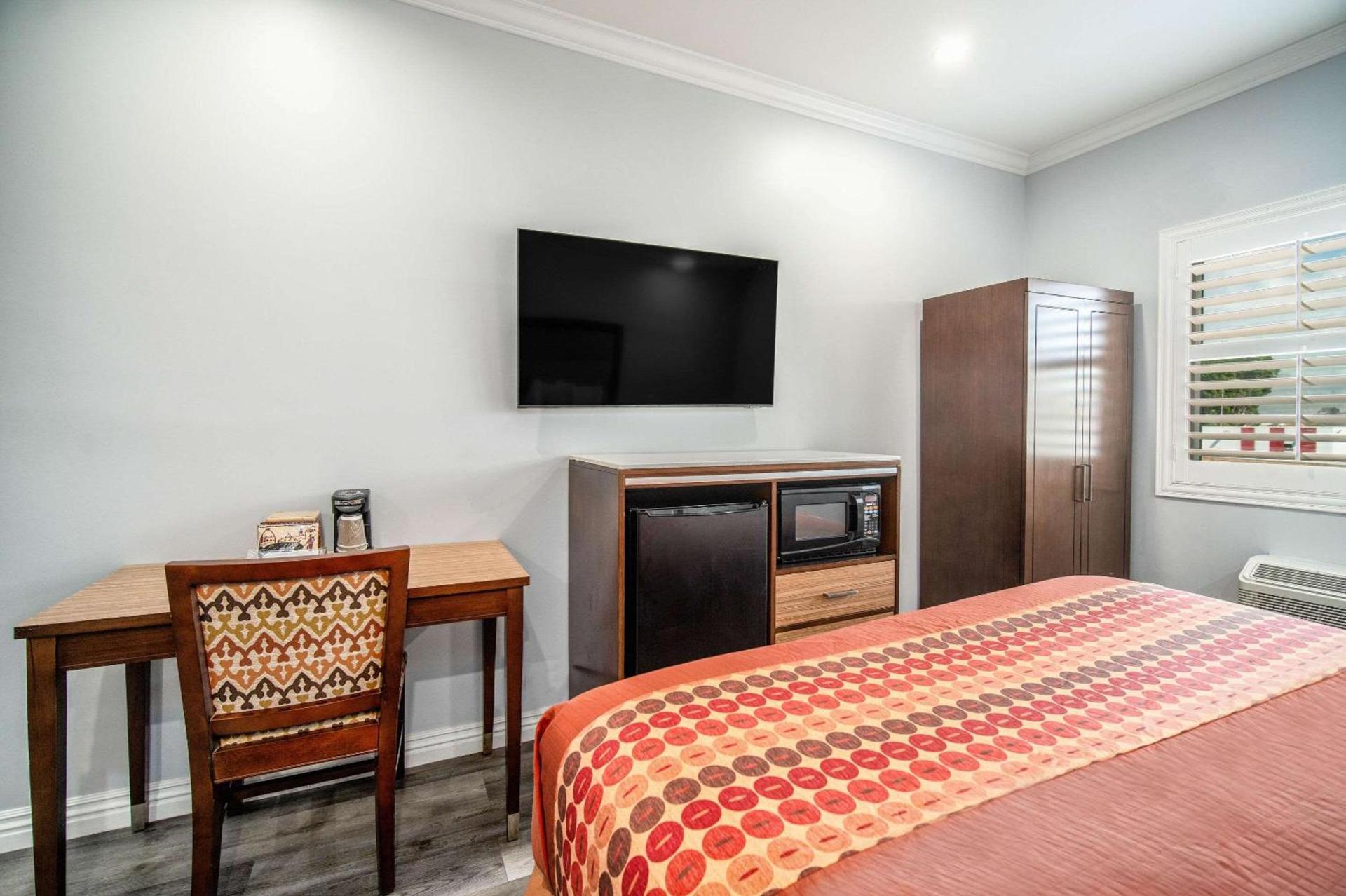 Rodeway Inn & Suites Pasadena photo 51