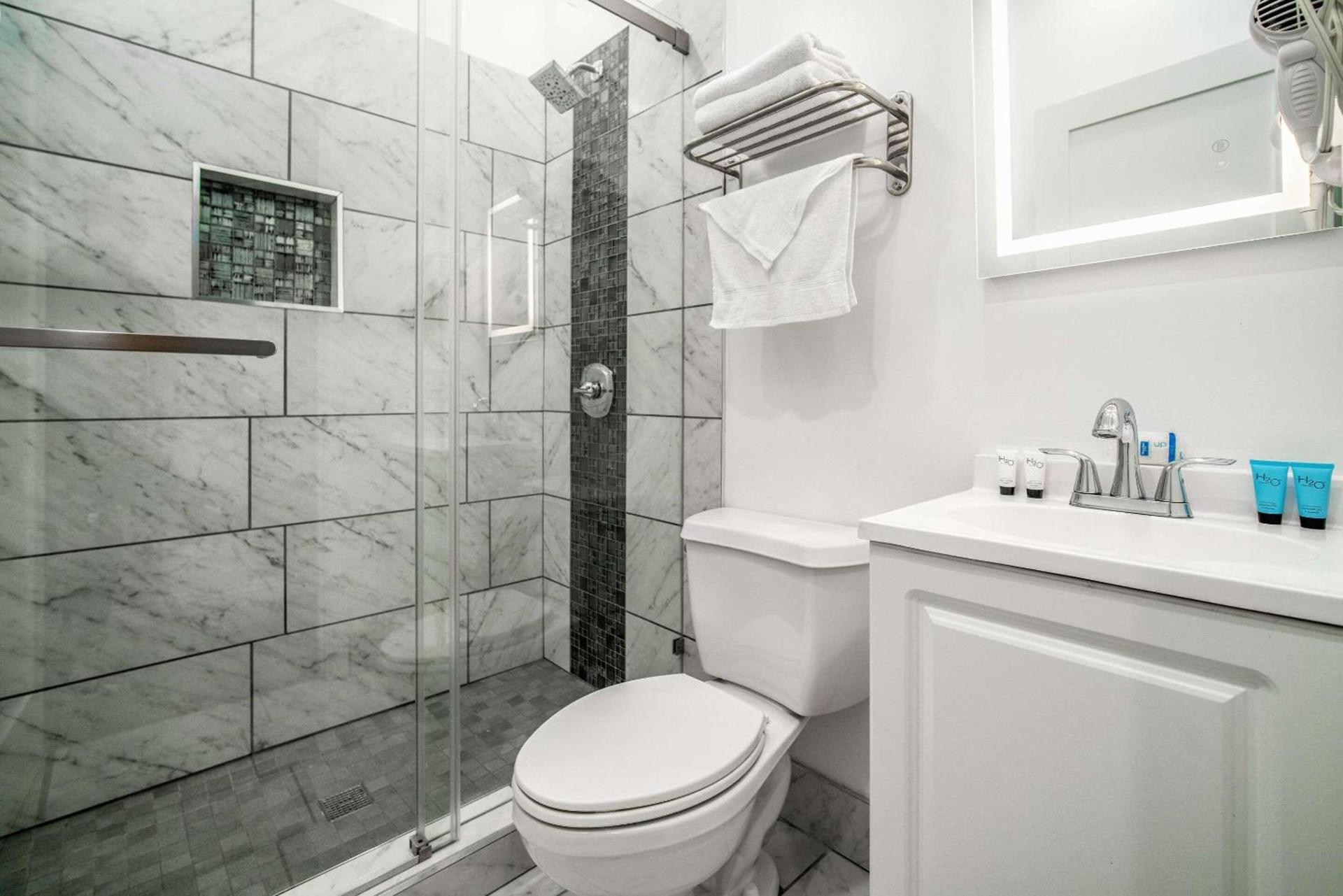 Rodeway Inn & Suites Pasadena photo 54