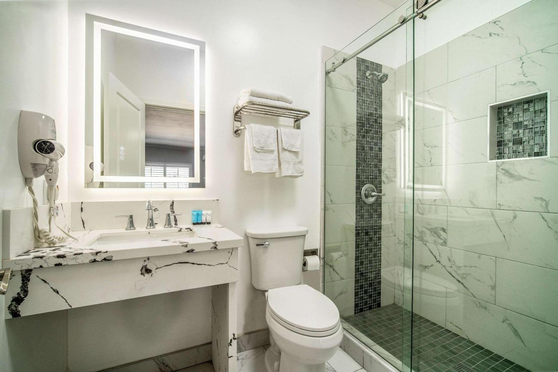 Rodeway Inn & Suites Pasadena photo 60
