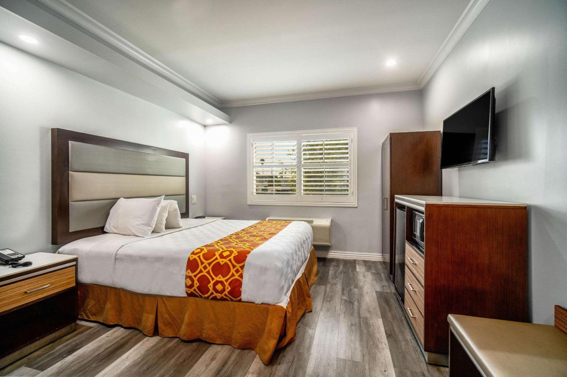Rodeway Inn & Suites Pasadena photo 61