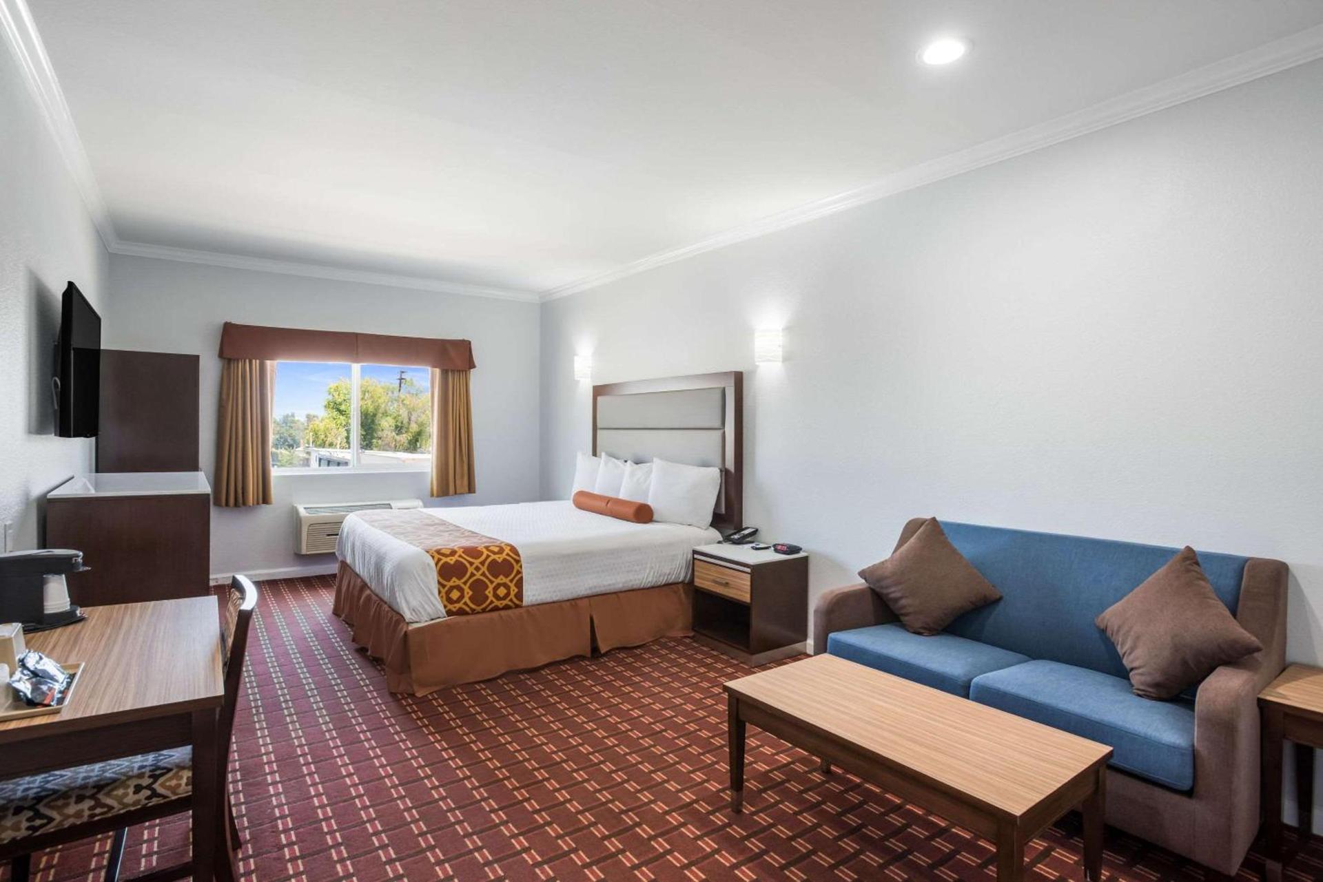 Rodeway Inn & Suites Pasadena photo 74