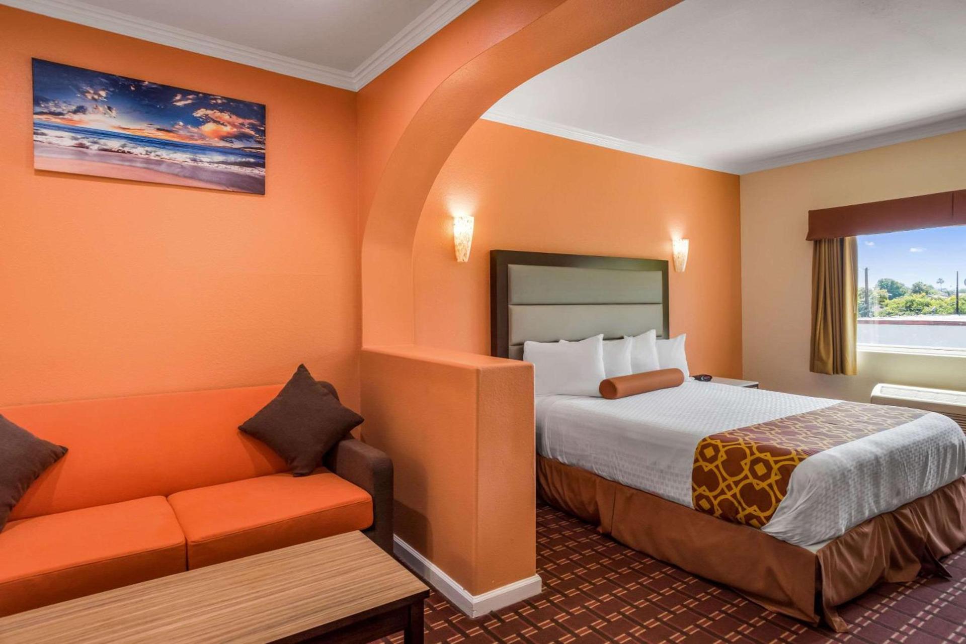 Rodeway Inn & Suites Pasadena photo 82