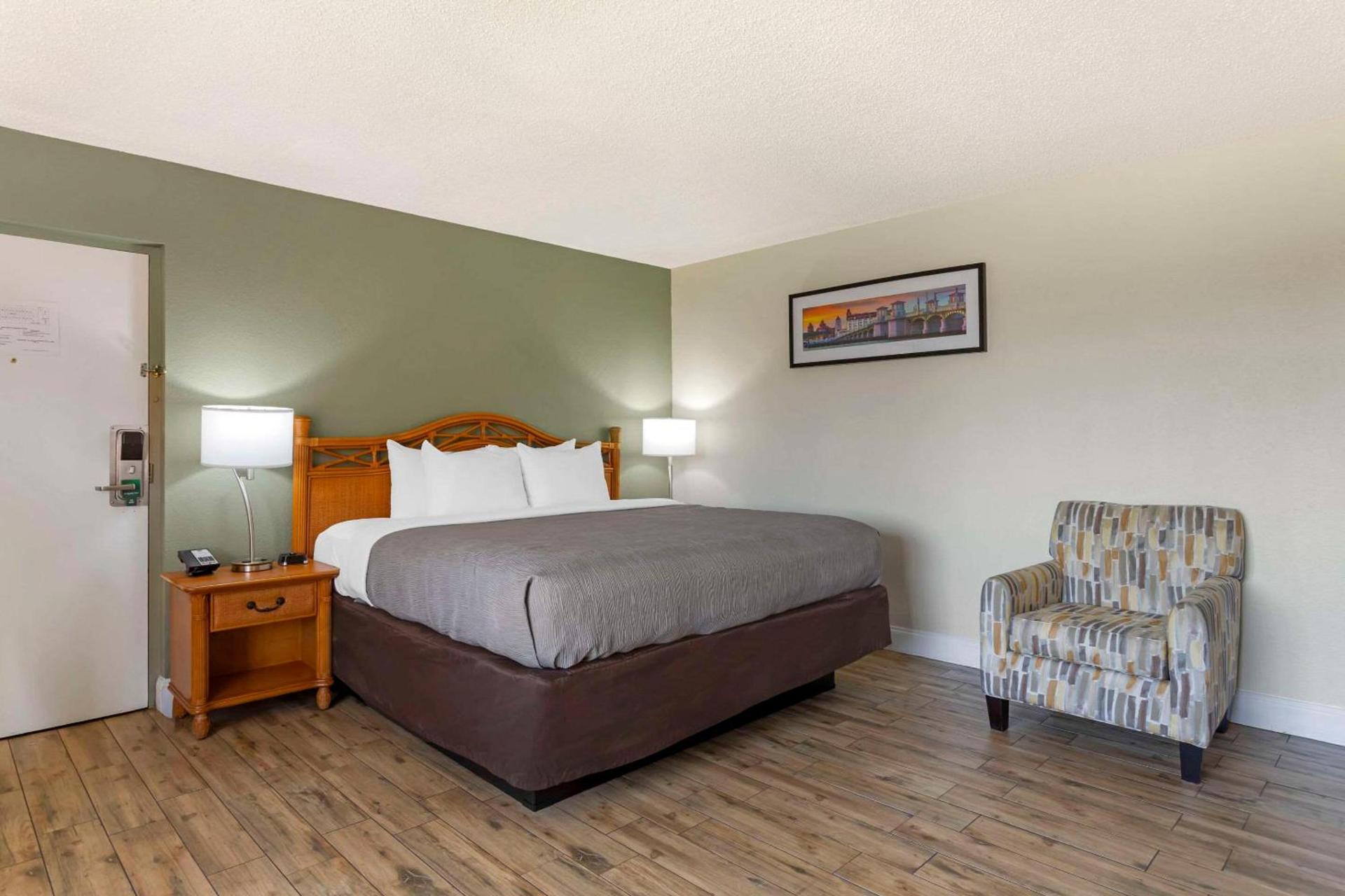 Quality Inn & Suites St Augustine Beach Area photo 13