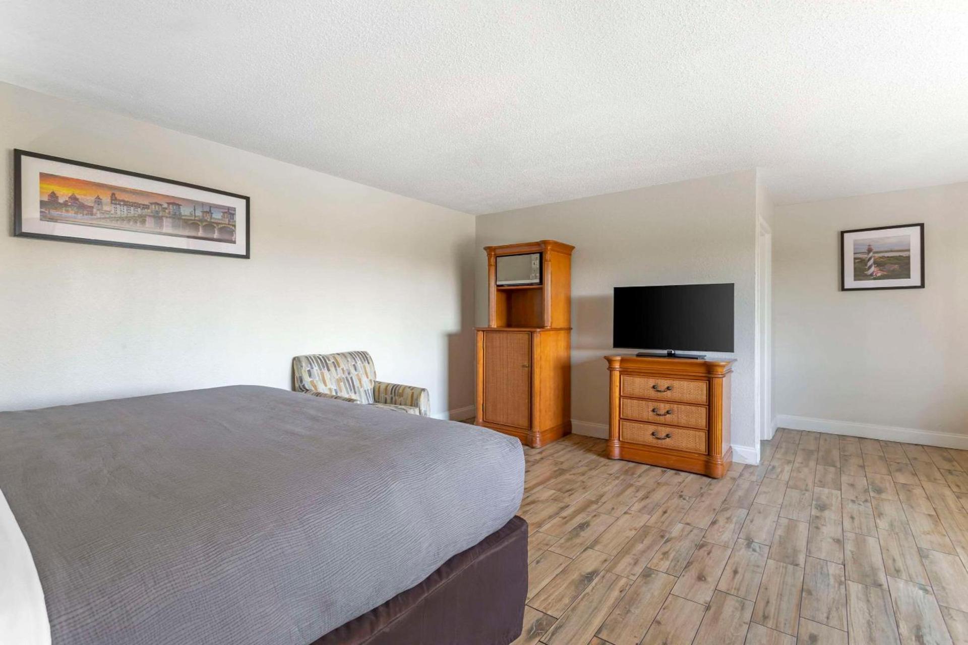 Quality Inn & Suites St Augustine Beach Area photo 14