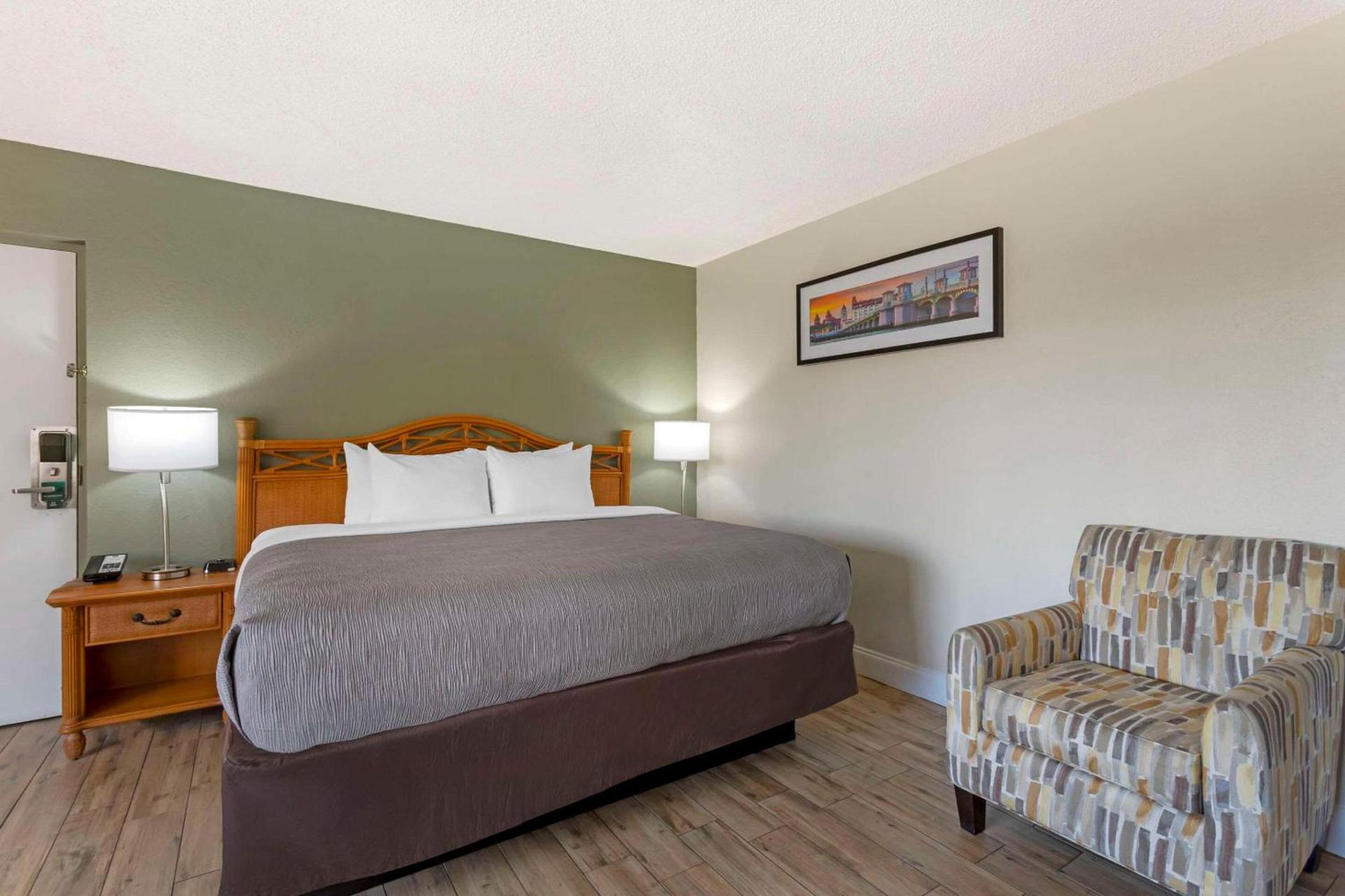 Quality Inn & Suites St Augustine Beach Area photo 15