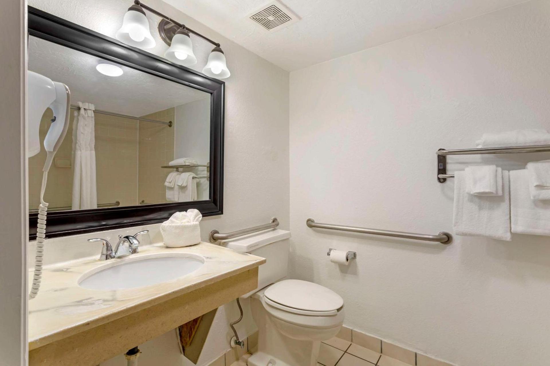 Quality Inn & Suites St Augustine Beach Area photo 21