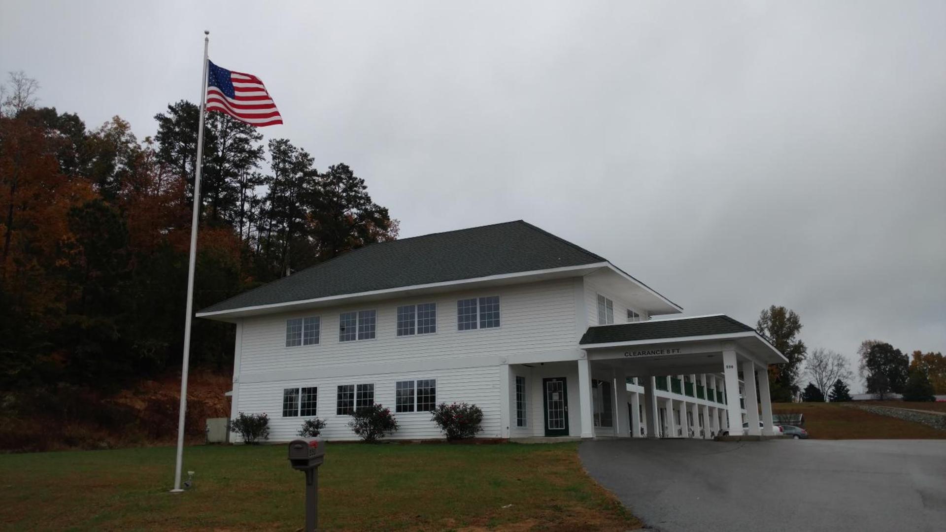 Hurricane Inn photo 14