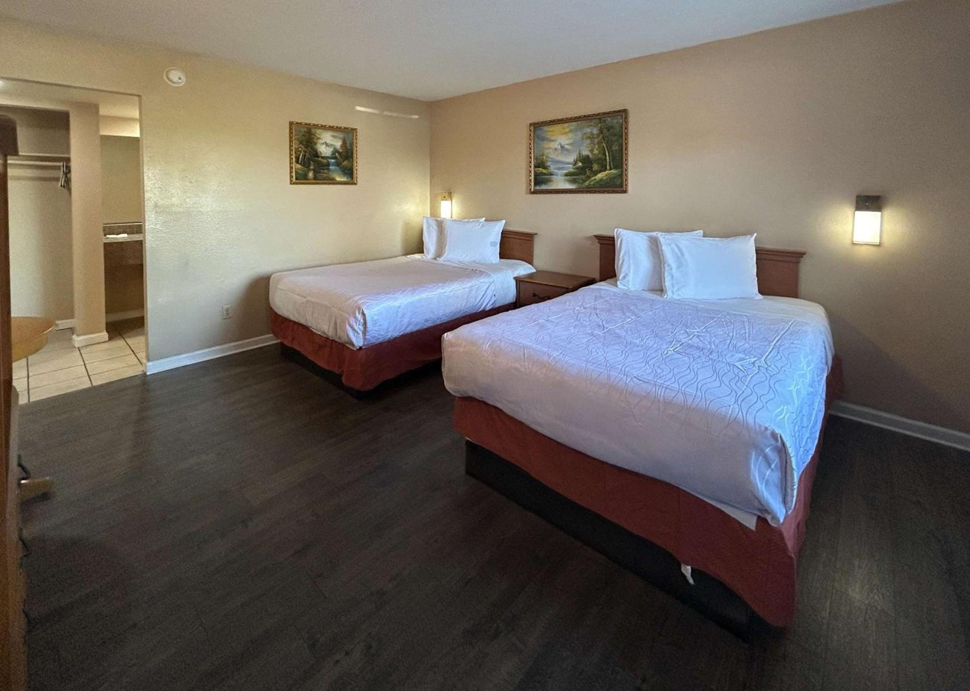 Motel 6 Selma, CA photo 3