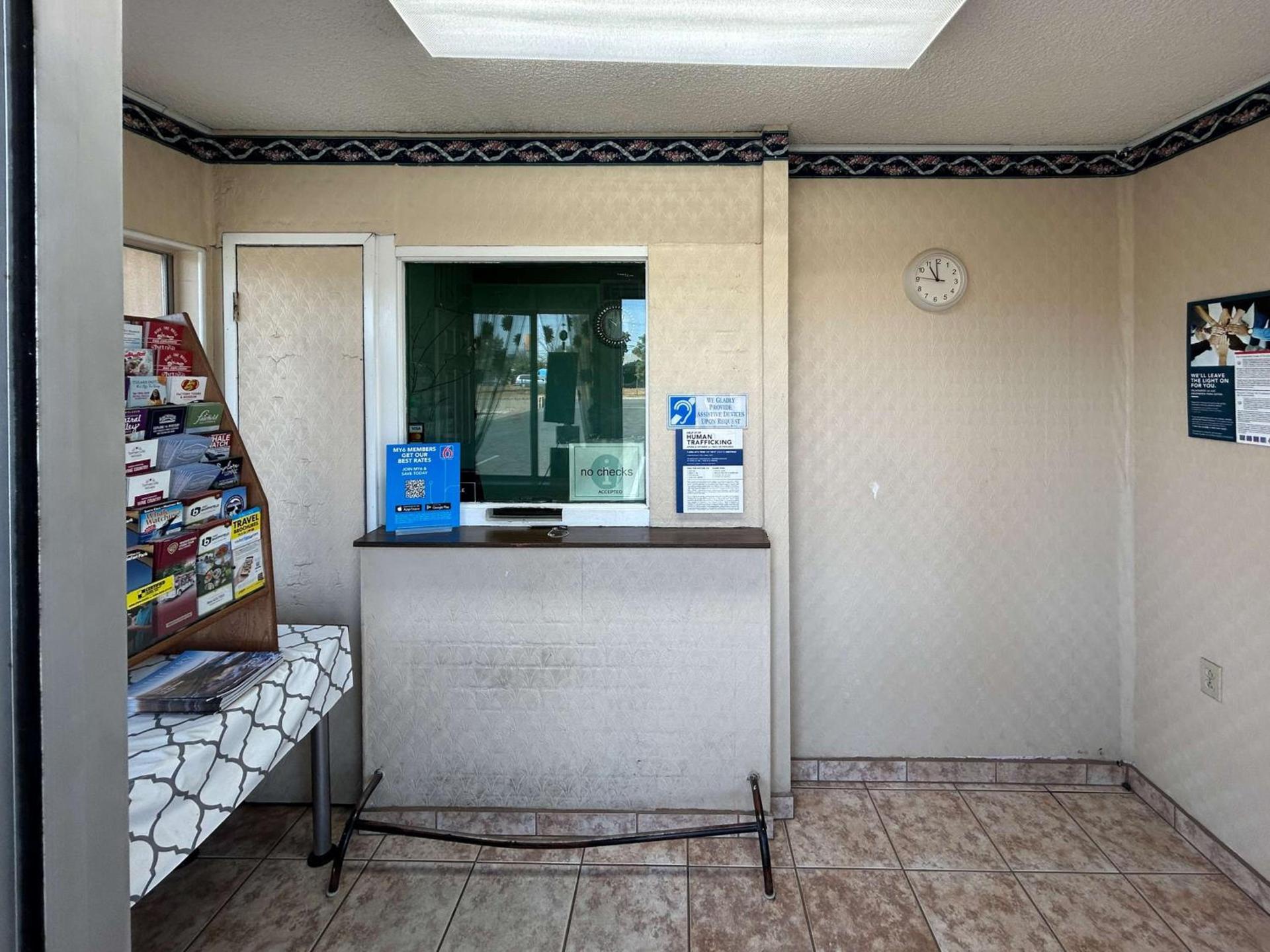 Motel 6 Selma, CA photo 2