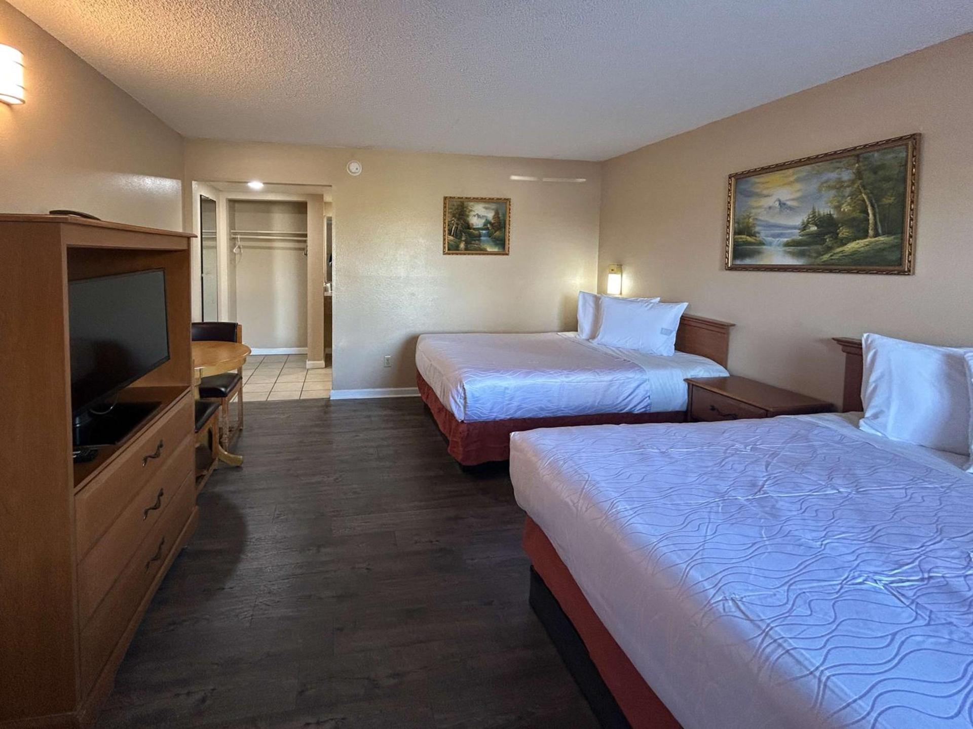 Motel 6 Selma, CA photo 4