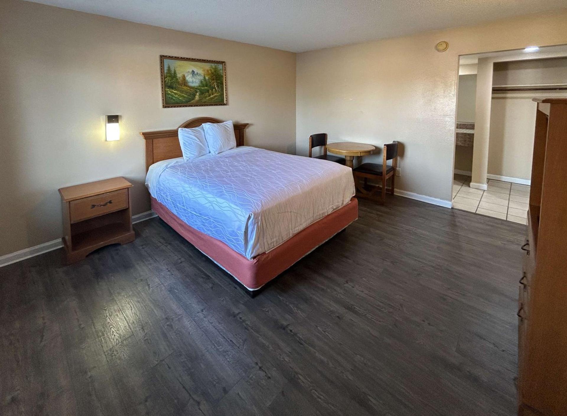 Motel 6 Selma, CA photo 8