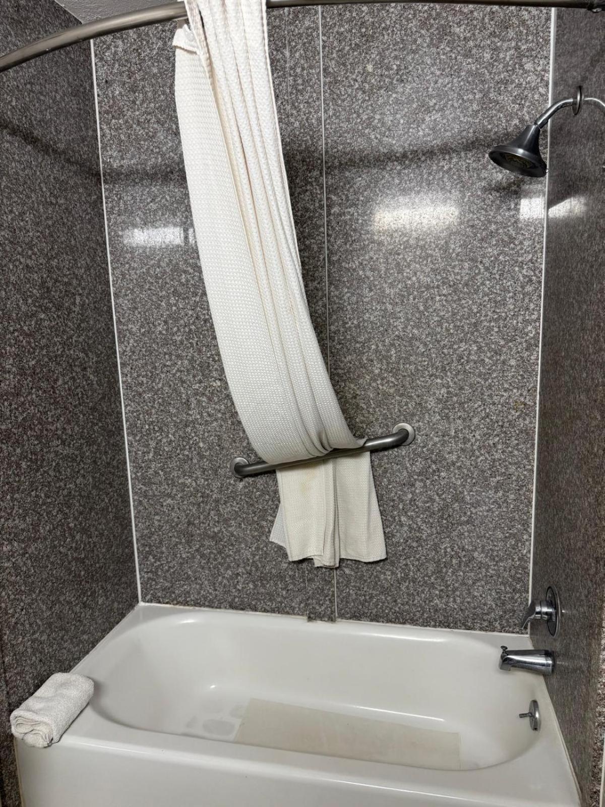 Executive Inn photo 30