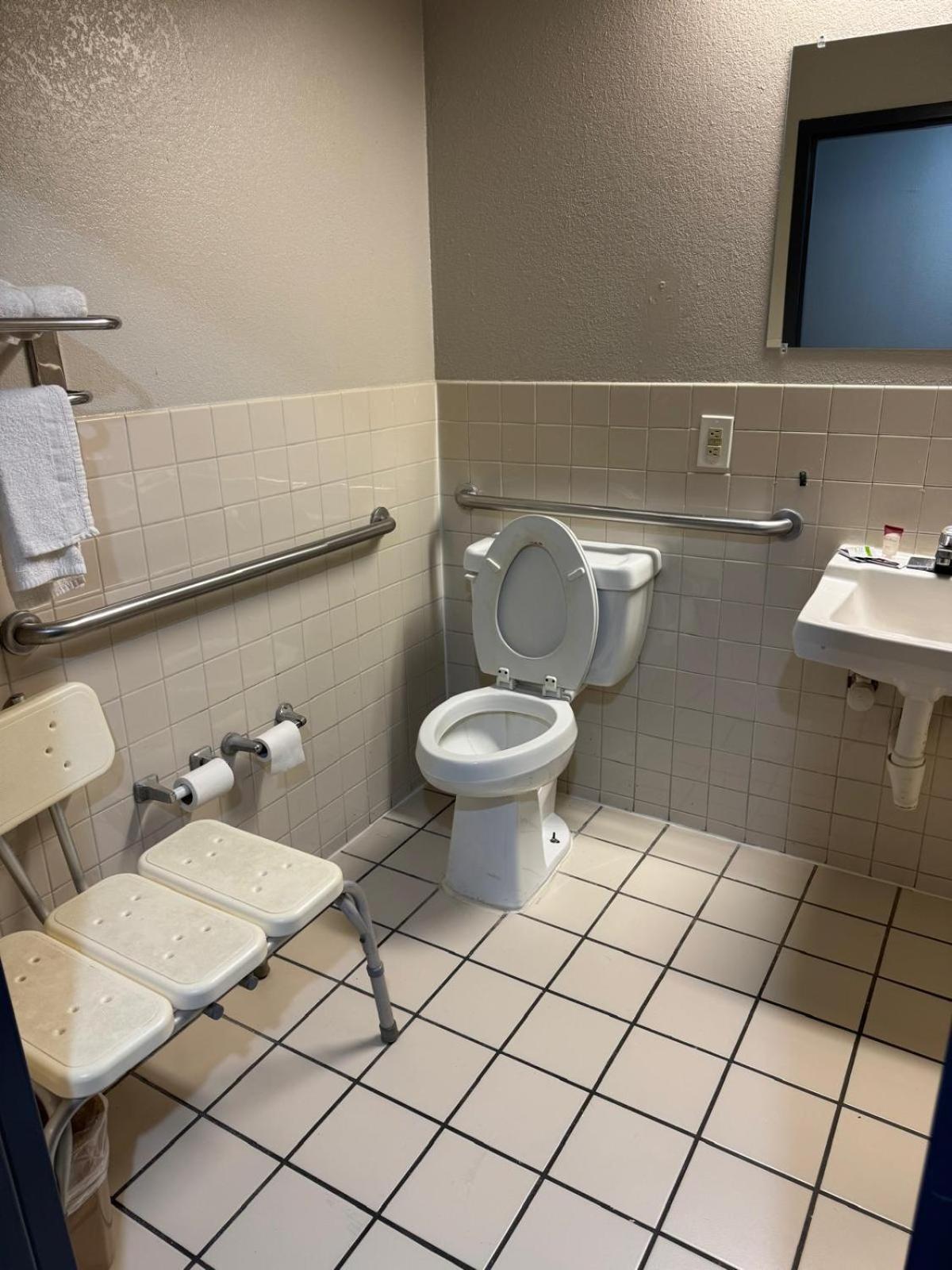 Executive Inn photo 37
