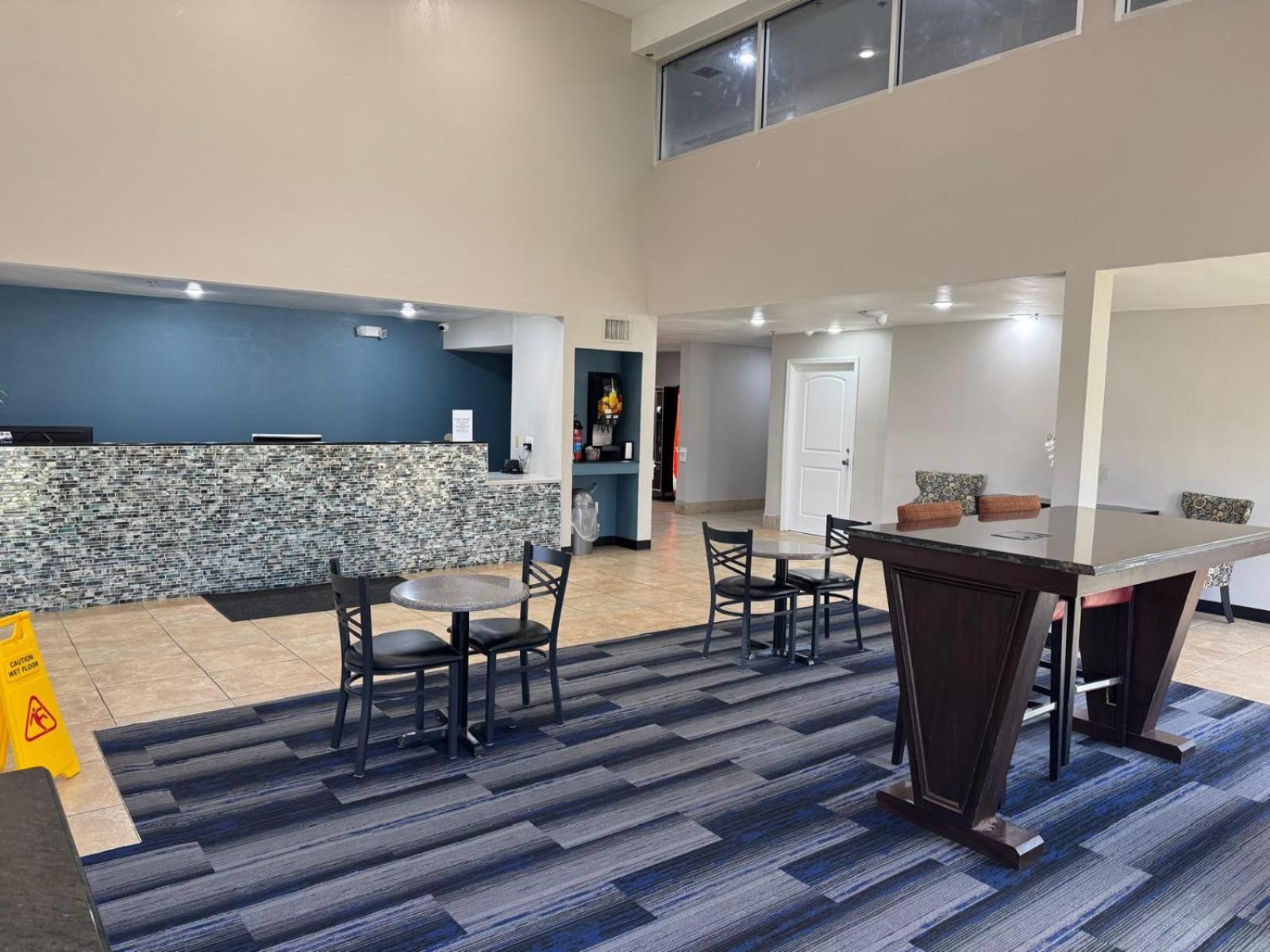Executive Inn photo 3