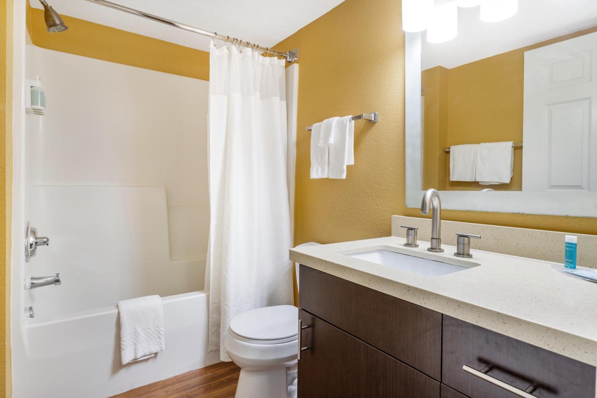 MainStay Suites Houston NASA-Clear Lake photo 3