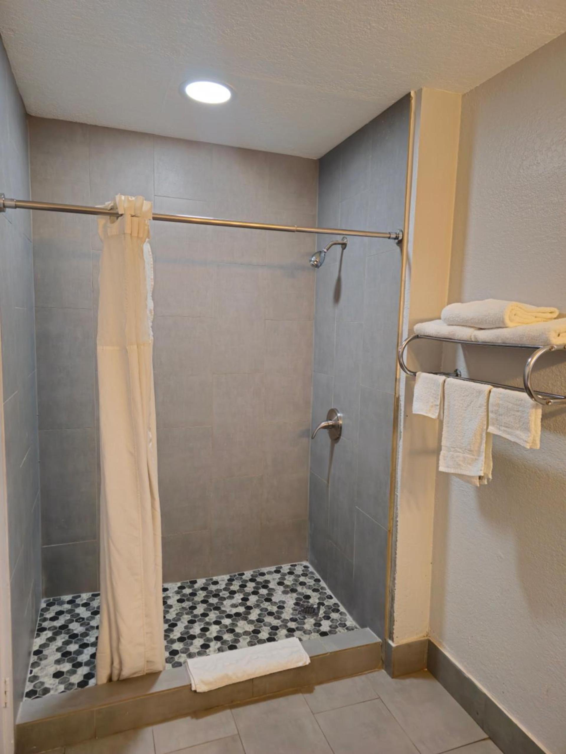The L Motel Downtown/NAU Conference Center photo 24