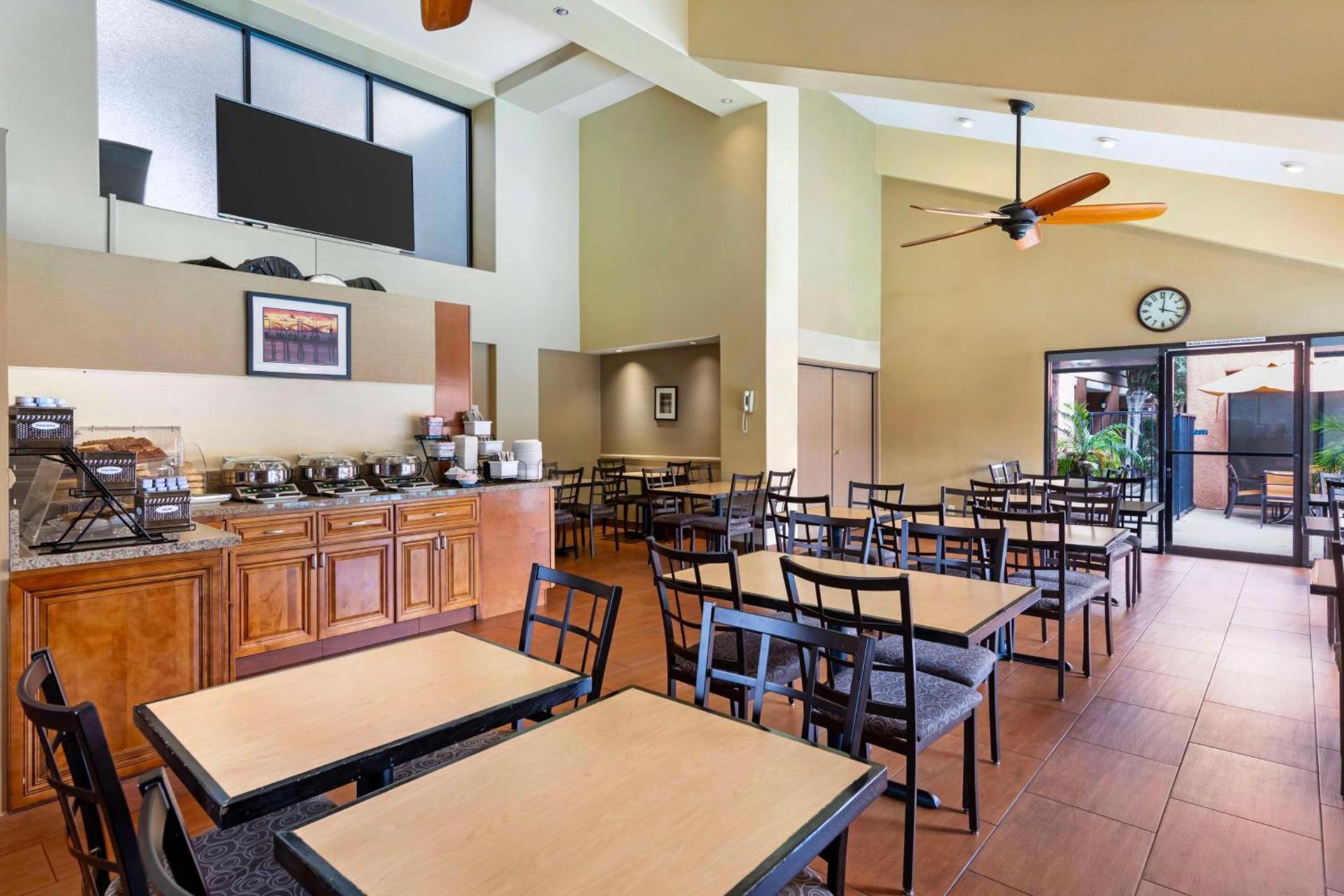 Best Western Plus Redondo Beach Inn photo 8