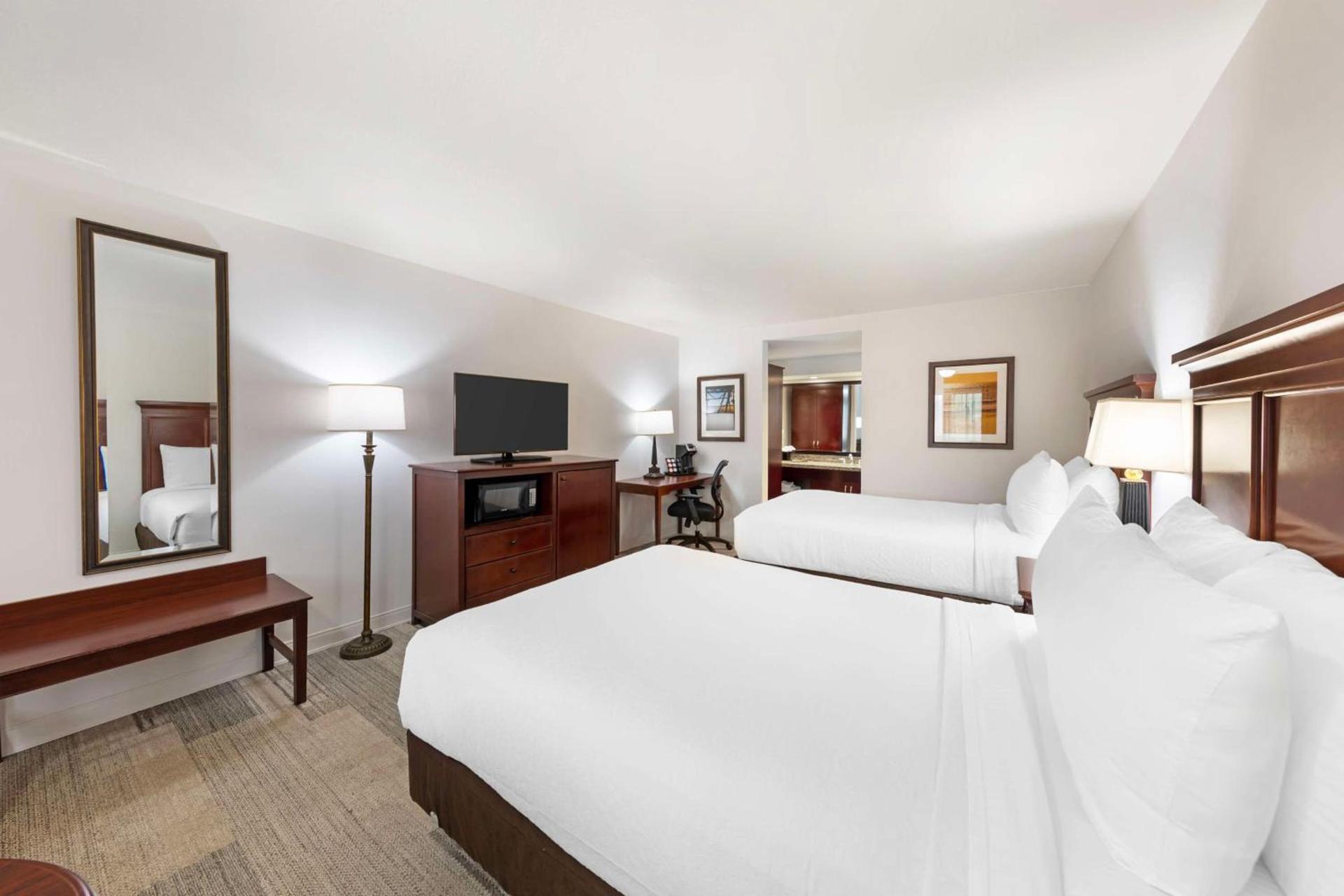 Best Western Plus Redondo Beach Inn photo 14