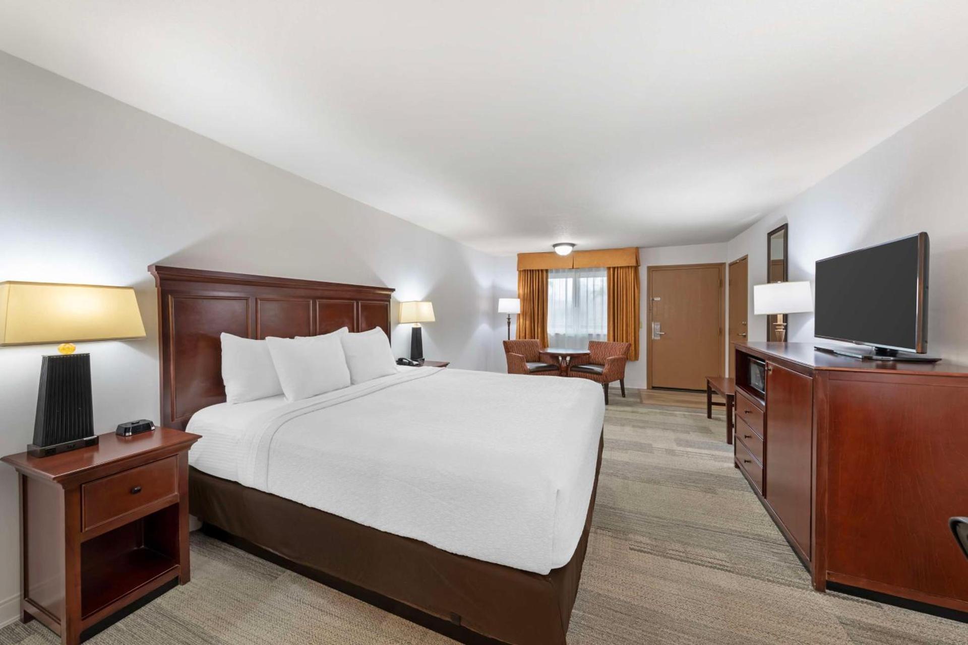 Best Western Plus Redondo Beach Inn photo 17