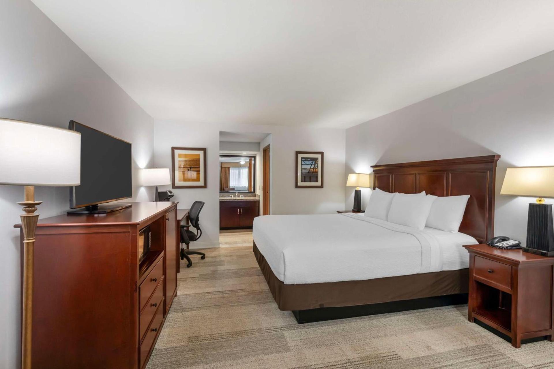 Best Western Plus Redondo Beach Inn photo 18