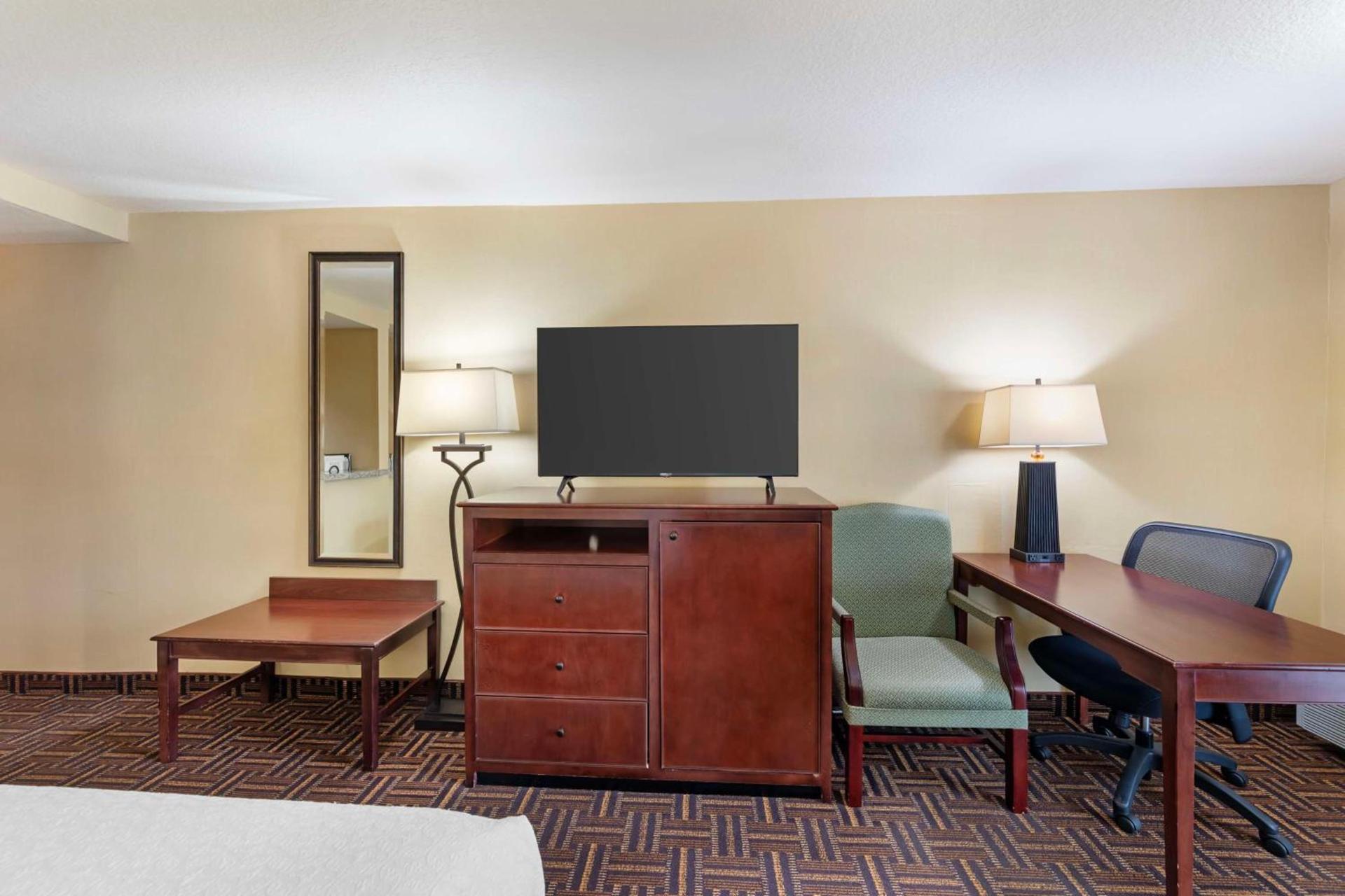 Best Western Plus Redondo Beach Inn photo 19