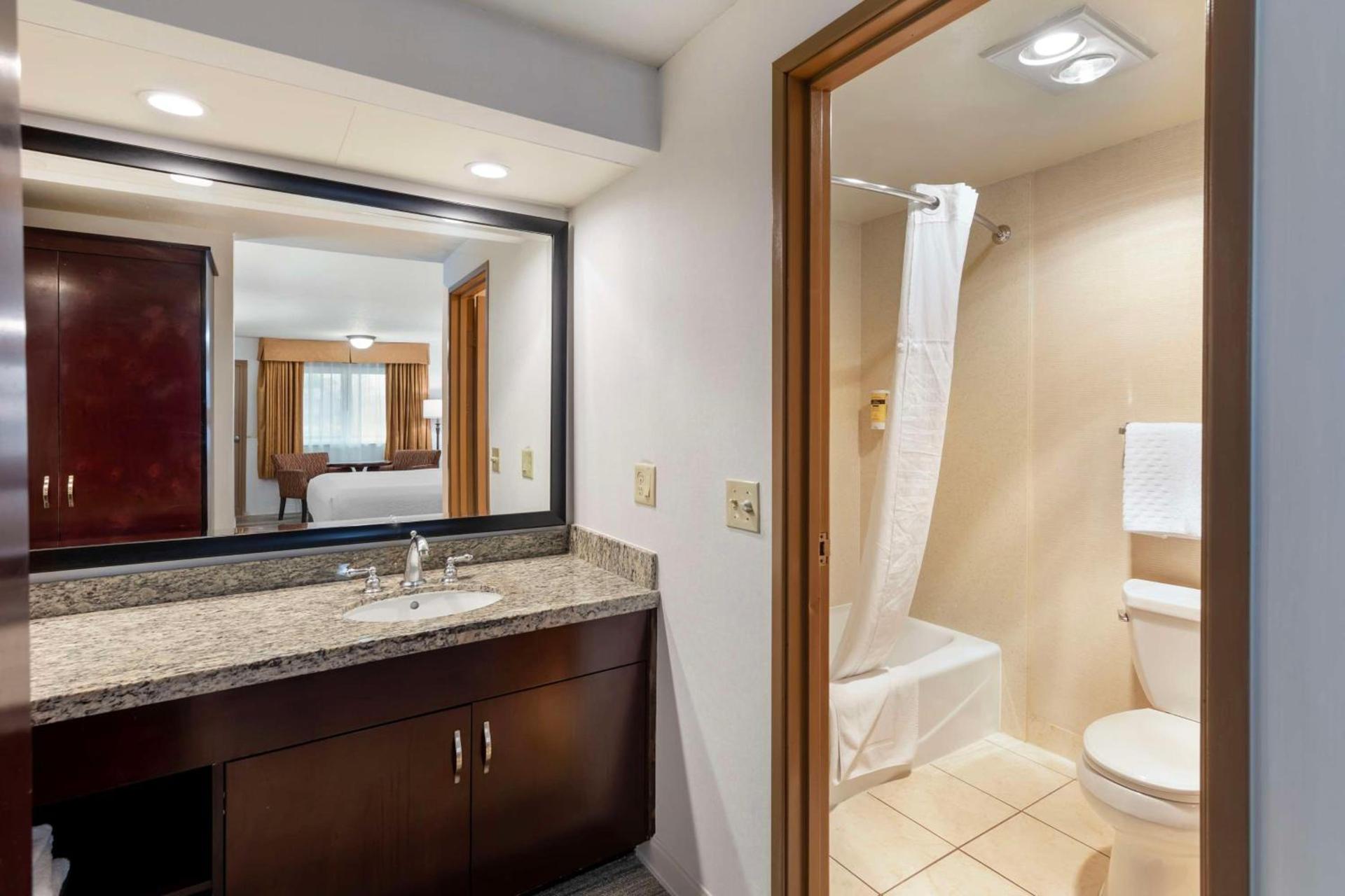 Best Western Plus Redondo Beach Inn photo 22