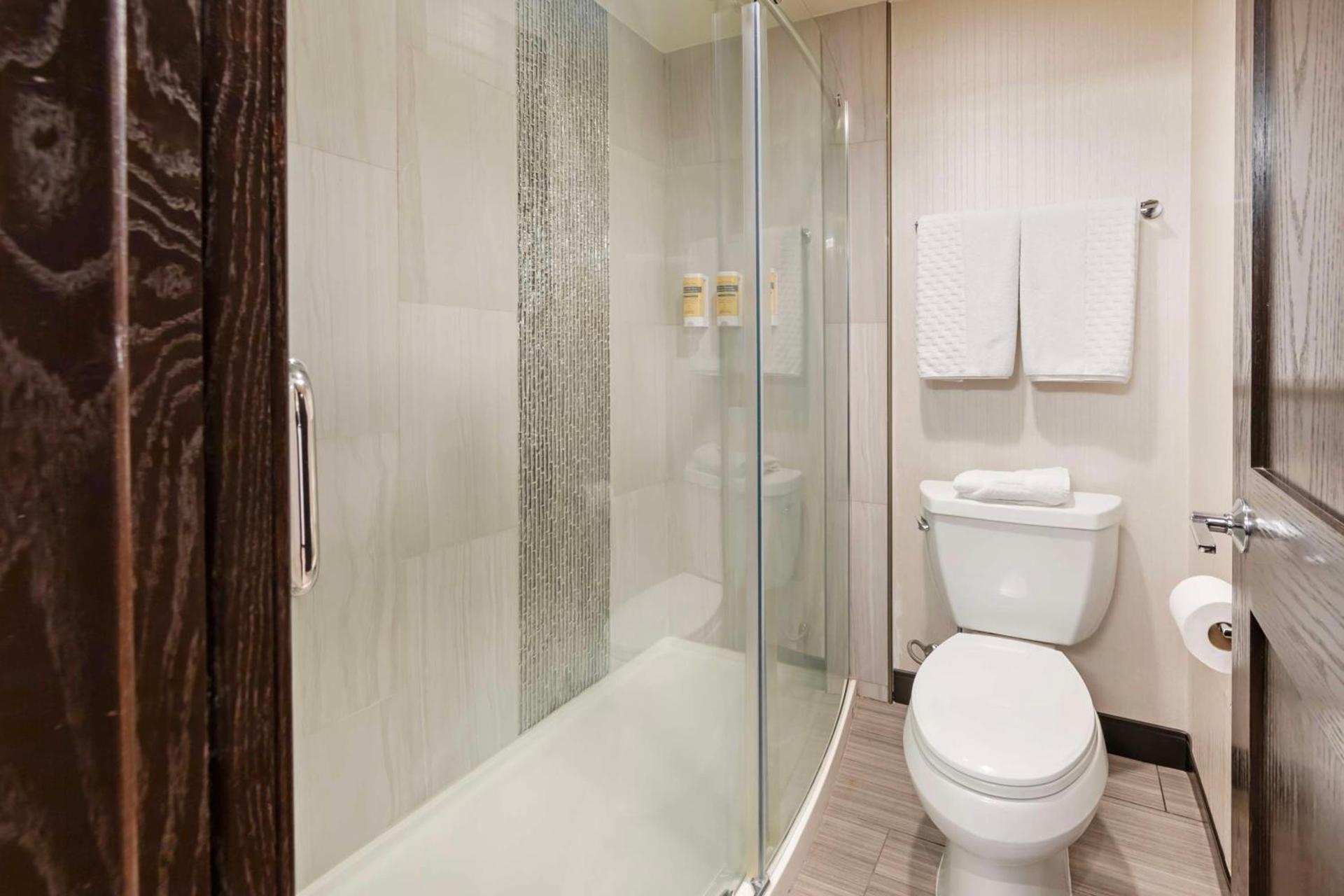 Best Western Plus Redondo Beach Inn photo 25