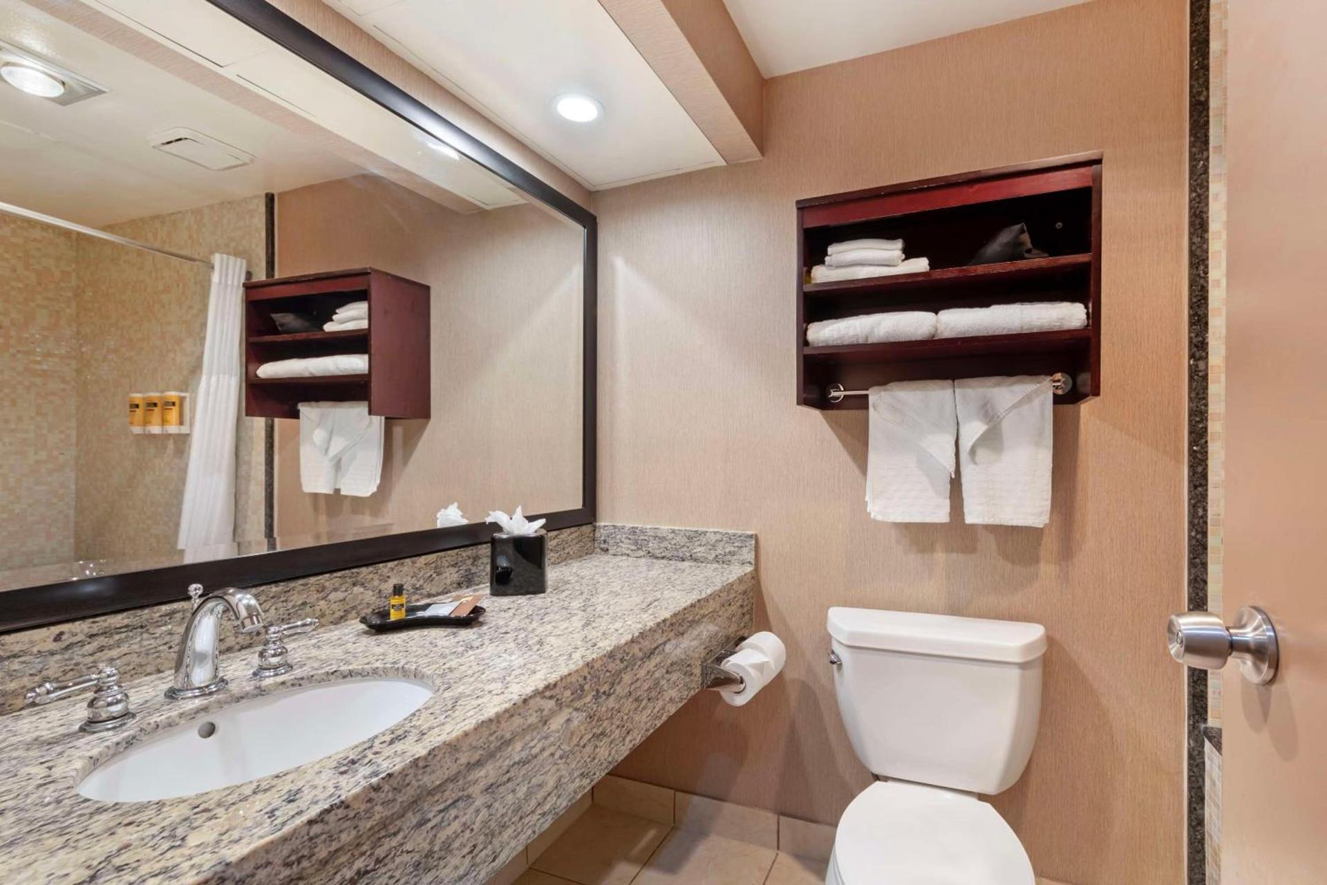 Best Western Plus Redondo Beach Inn photo 26