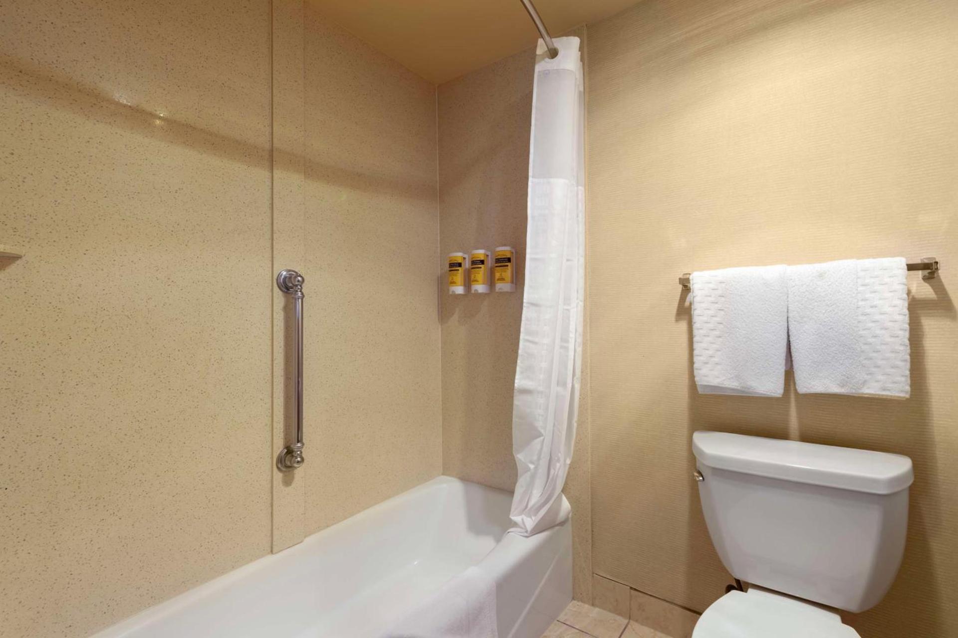 Best Western Plus Redondo Beach Inn photo 29