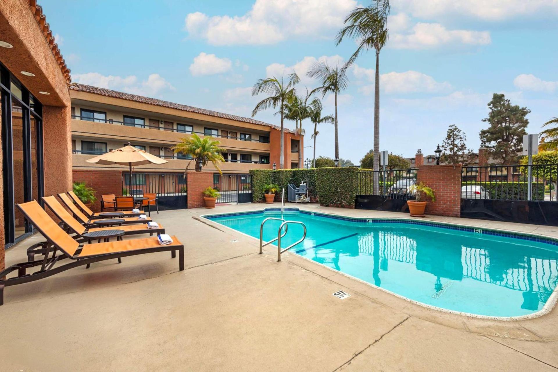 Best Western Plus Redondo Beach Inn photo 30