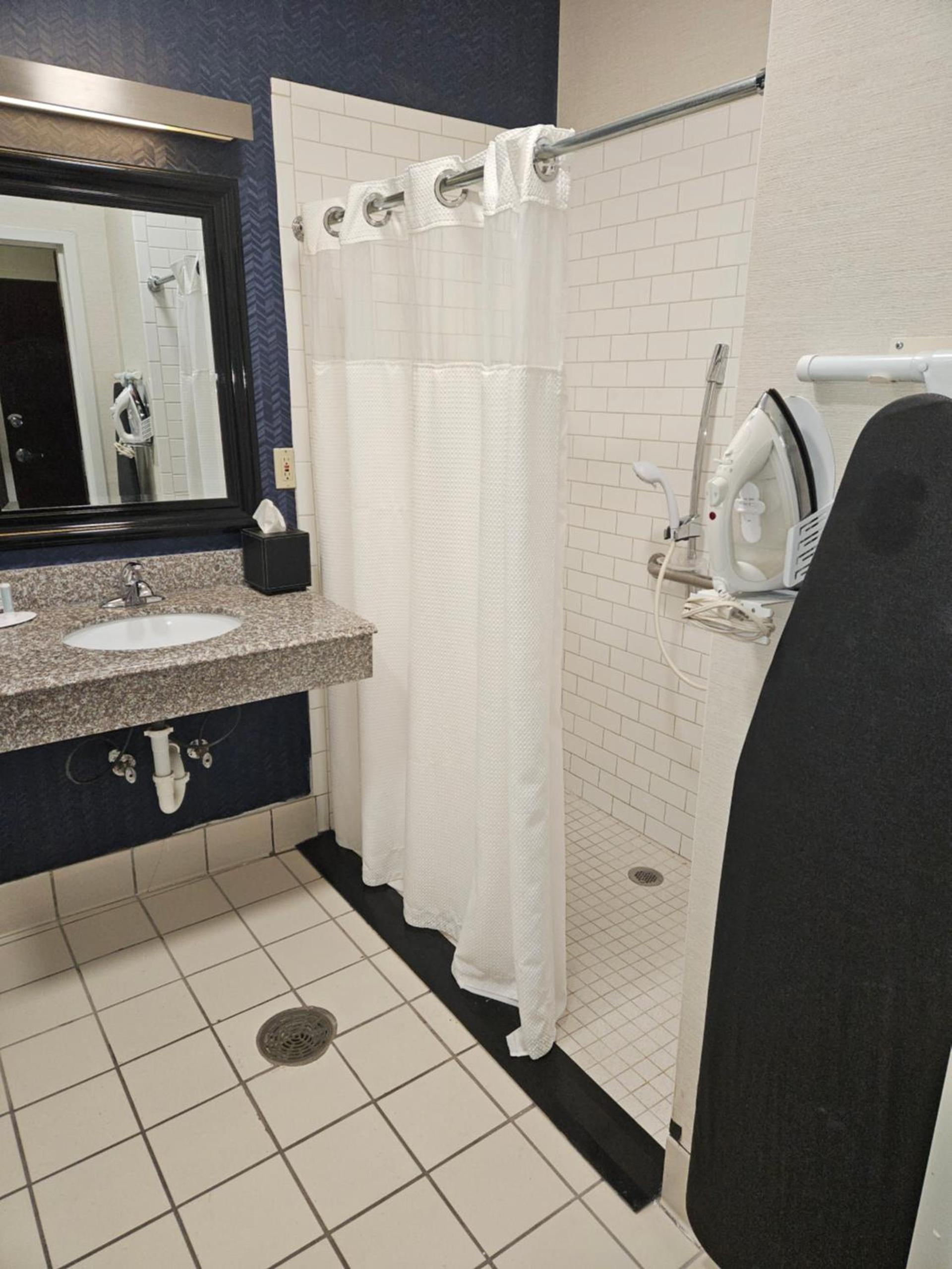 Fairfield Inn & Suites by Marriott Tulsa Central photo 6