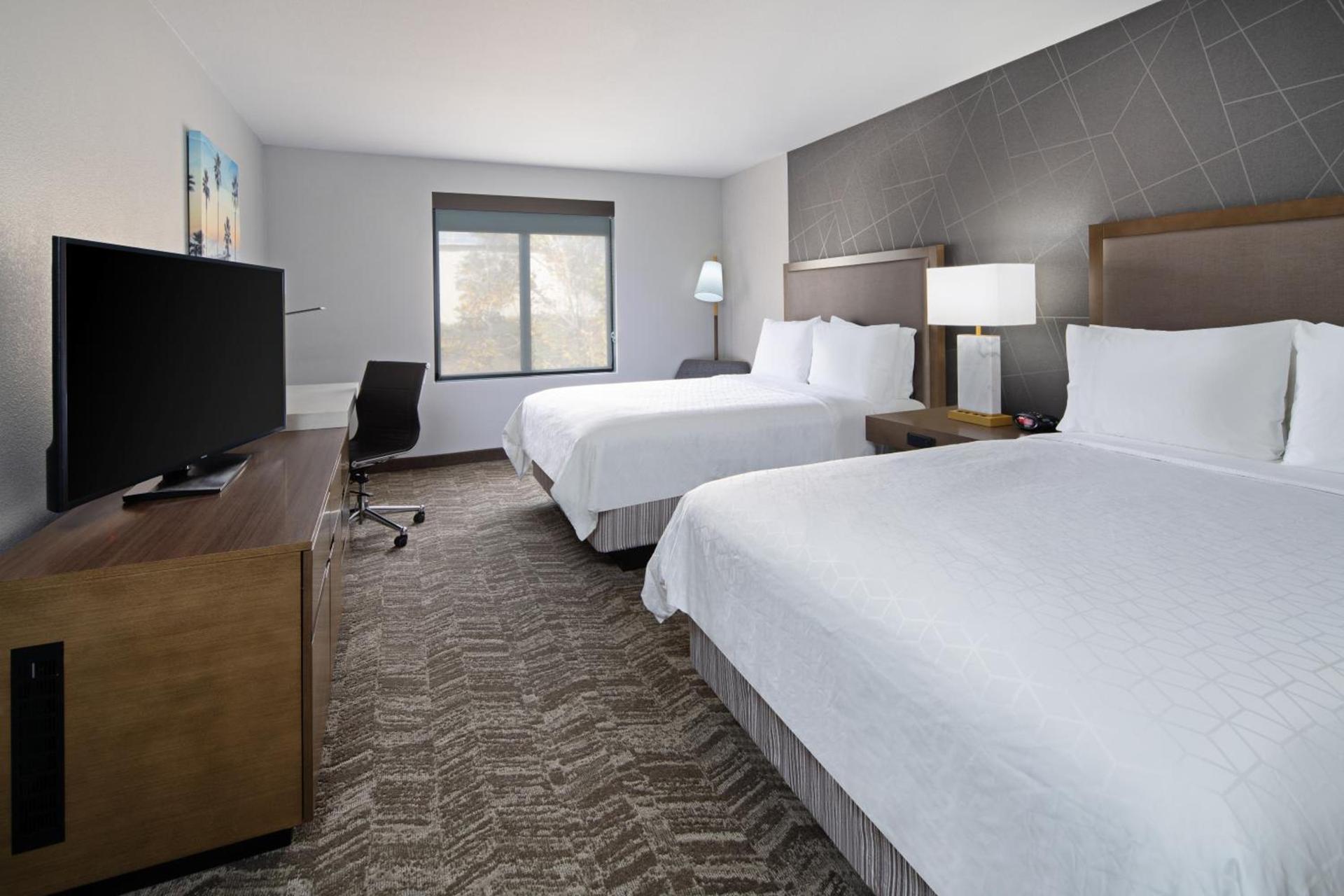 Best Western Valencia/Six Flags Inn & Suites photo 24