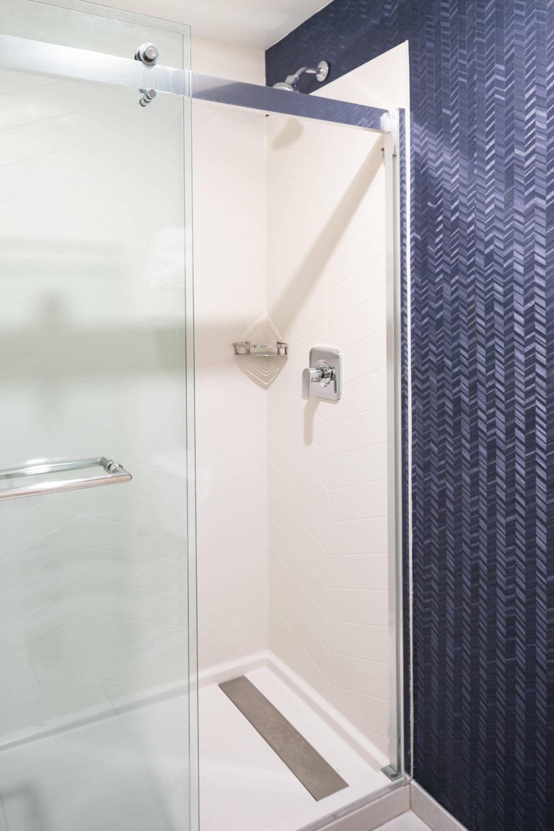 Fairfield Inn & Suites by Marriott Tulsa Central photo 16