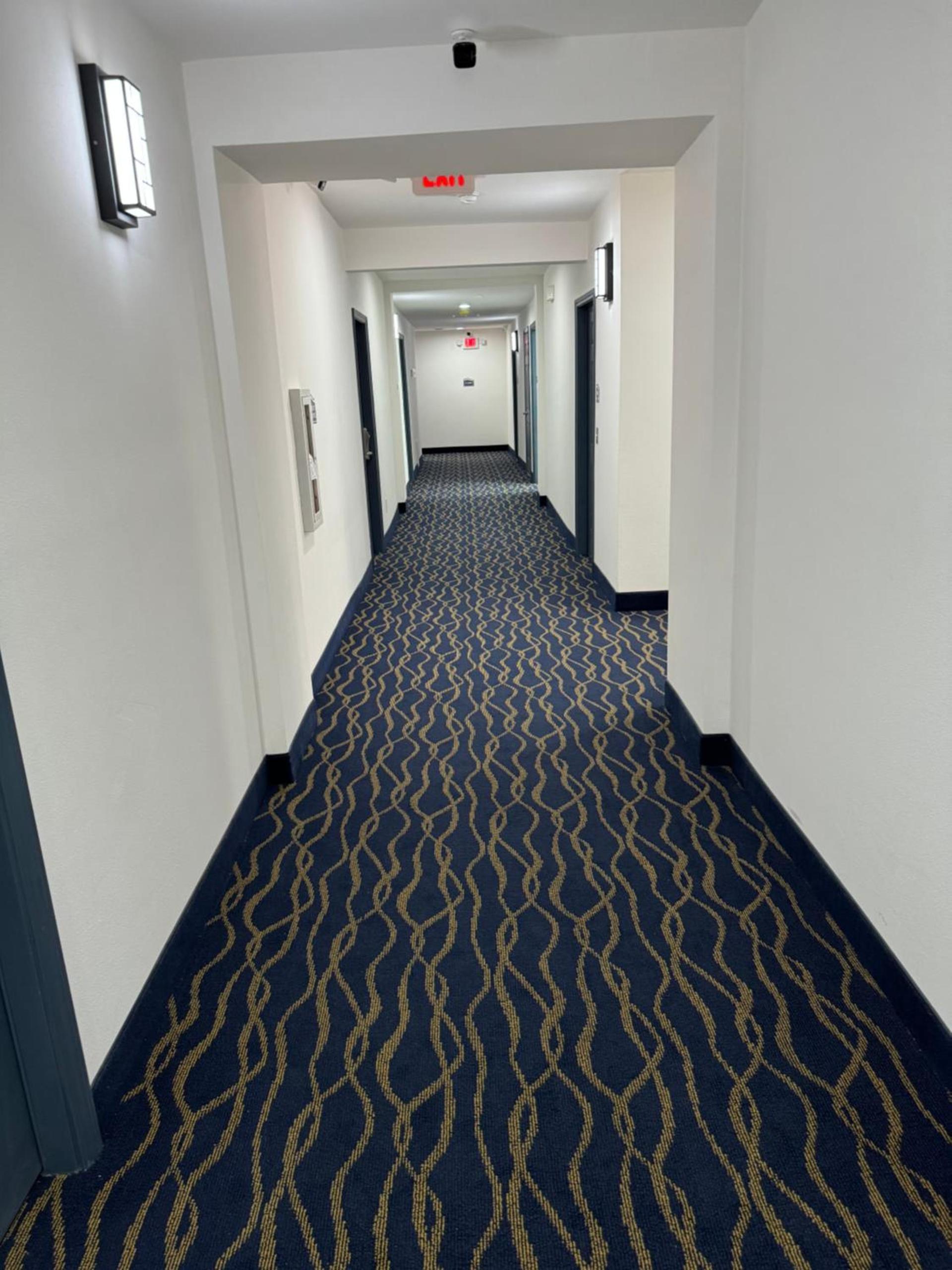 Lakeside Inn and Suites photo 32