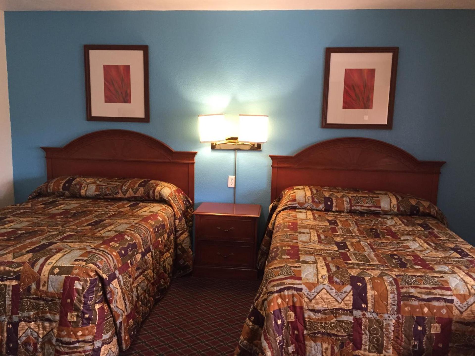 Hacienda Motel photo 23