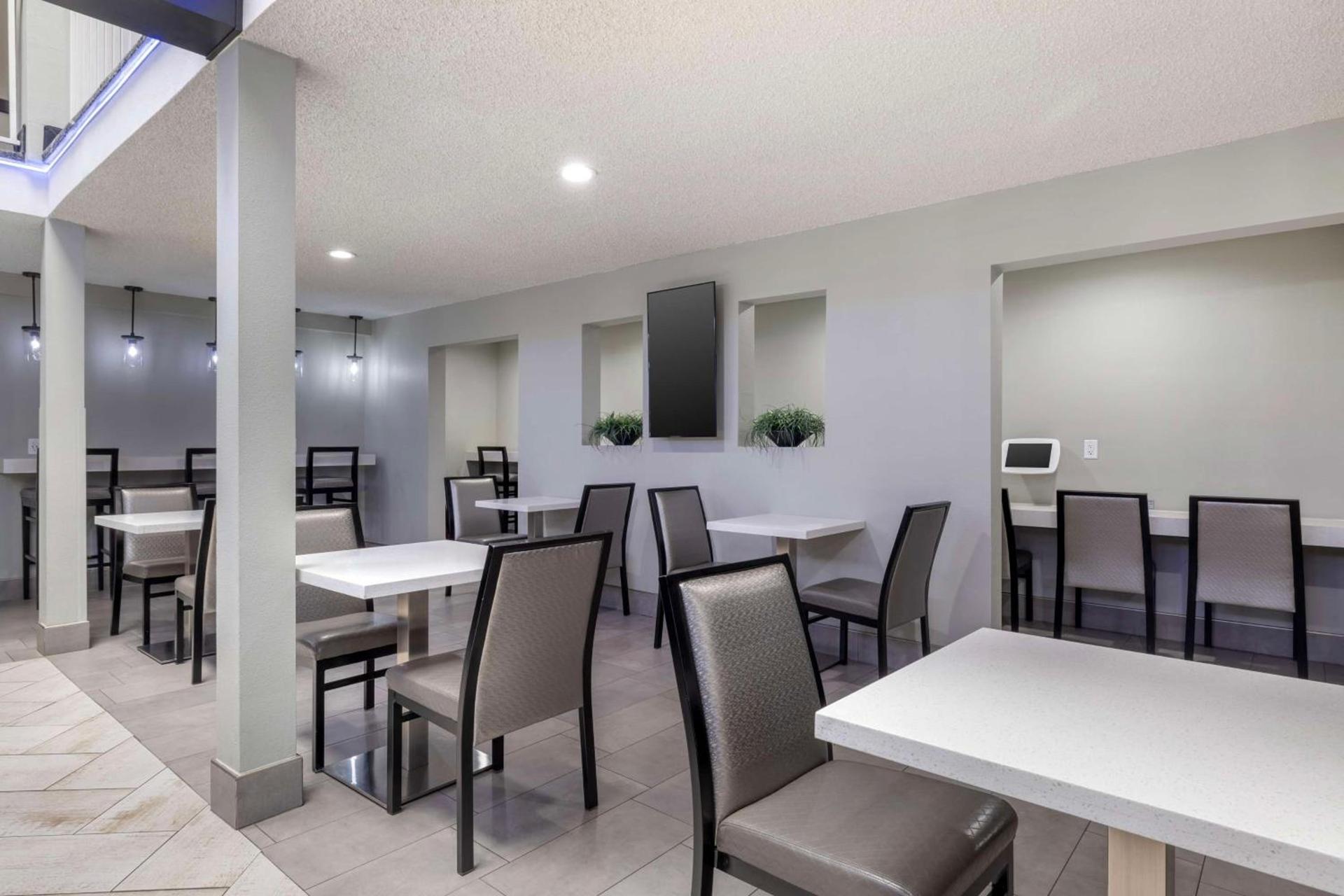 Best Western McCarran Inn photo 12