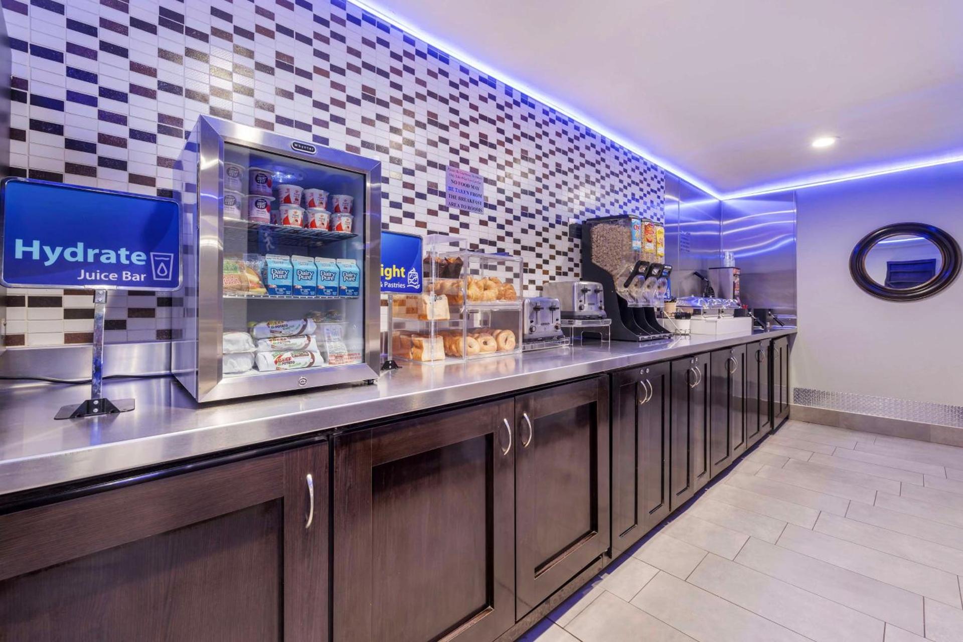 Best Western McCarran Inn photo 13