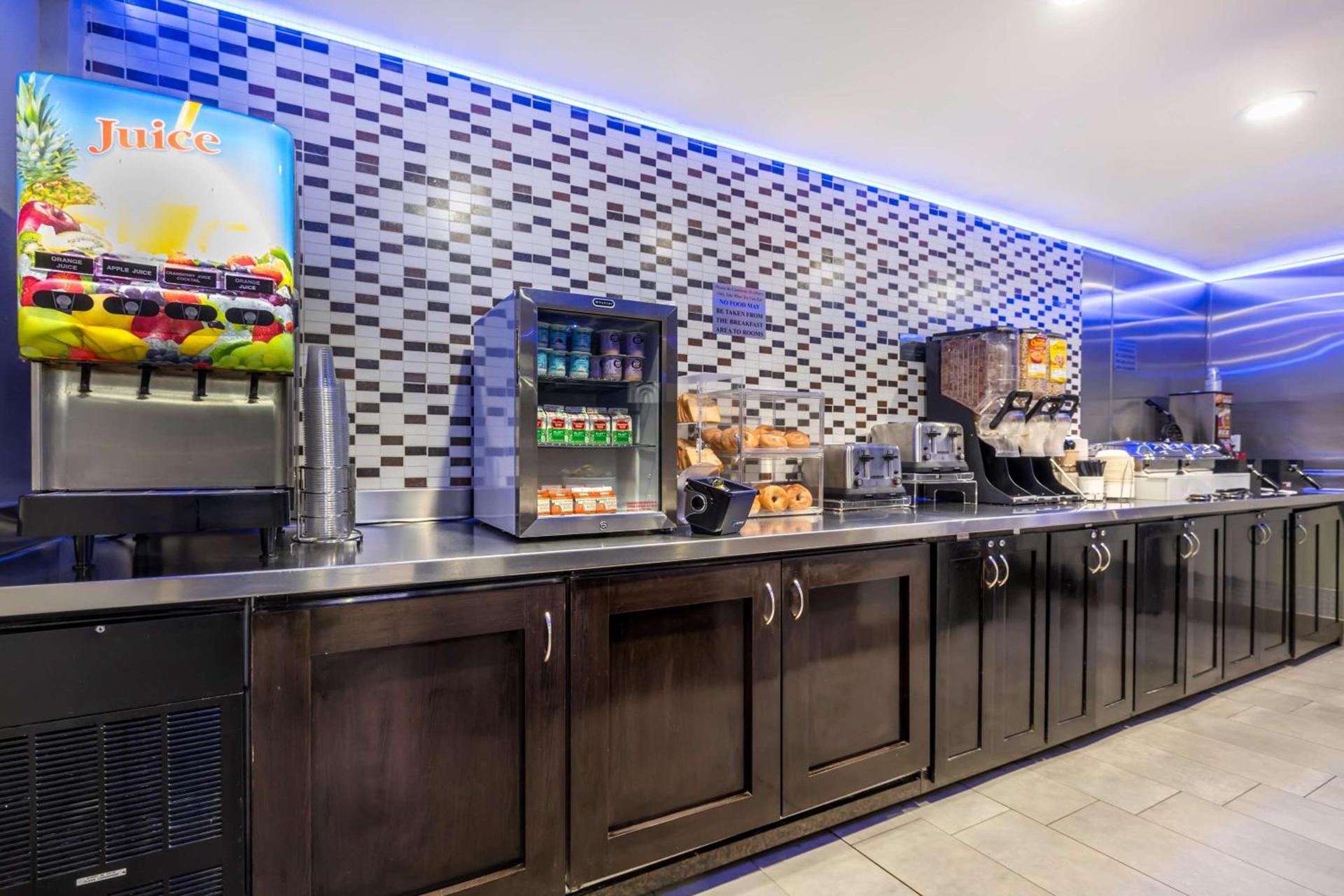 Best Western McCarran Inn photo 14