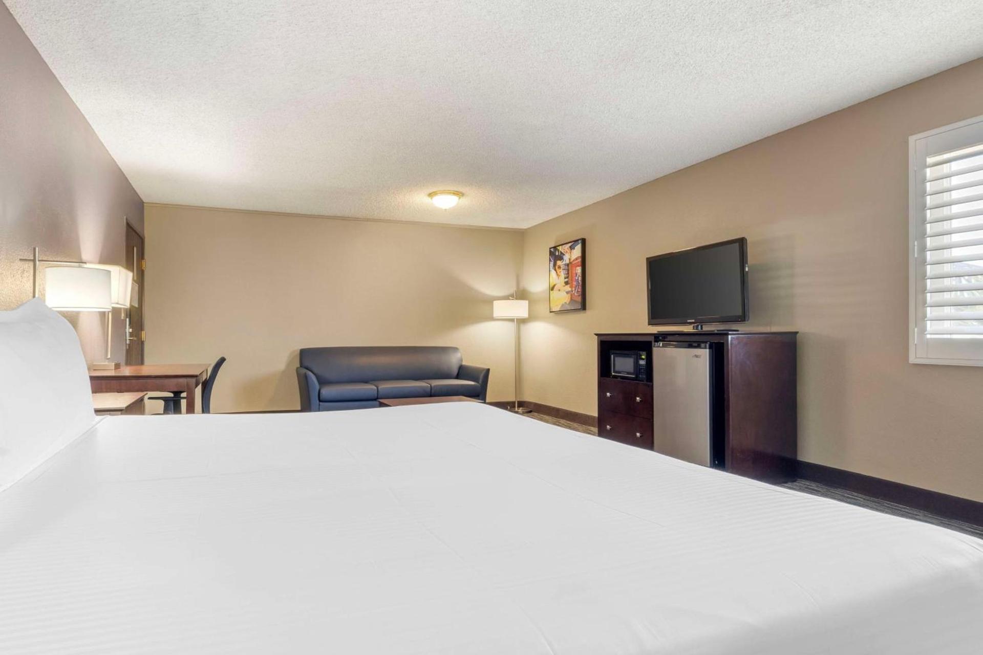 Best Western McCarran Inn photo 19