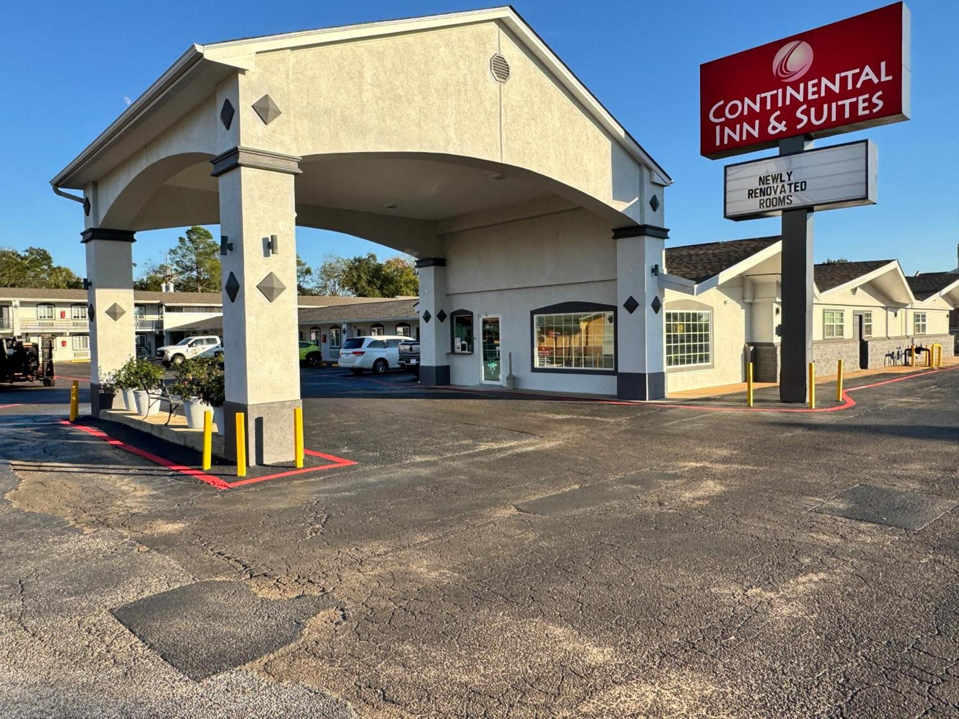 Continental Inn and Suites Nacogdoches TX SFA University Downtown photo 5