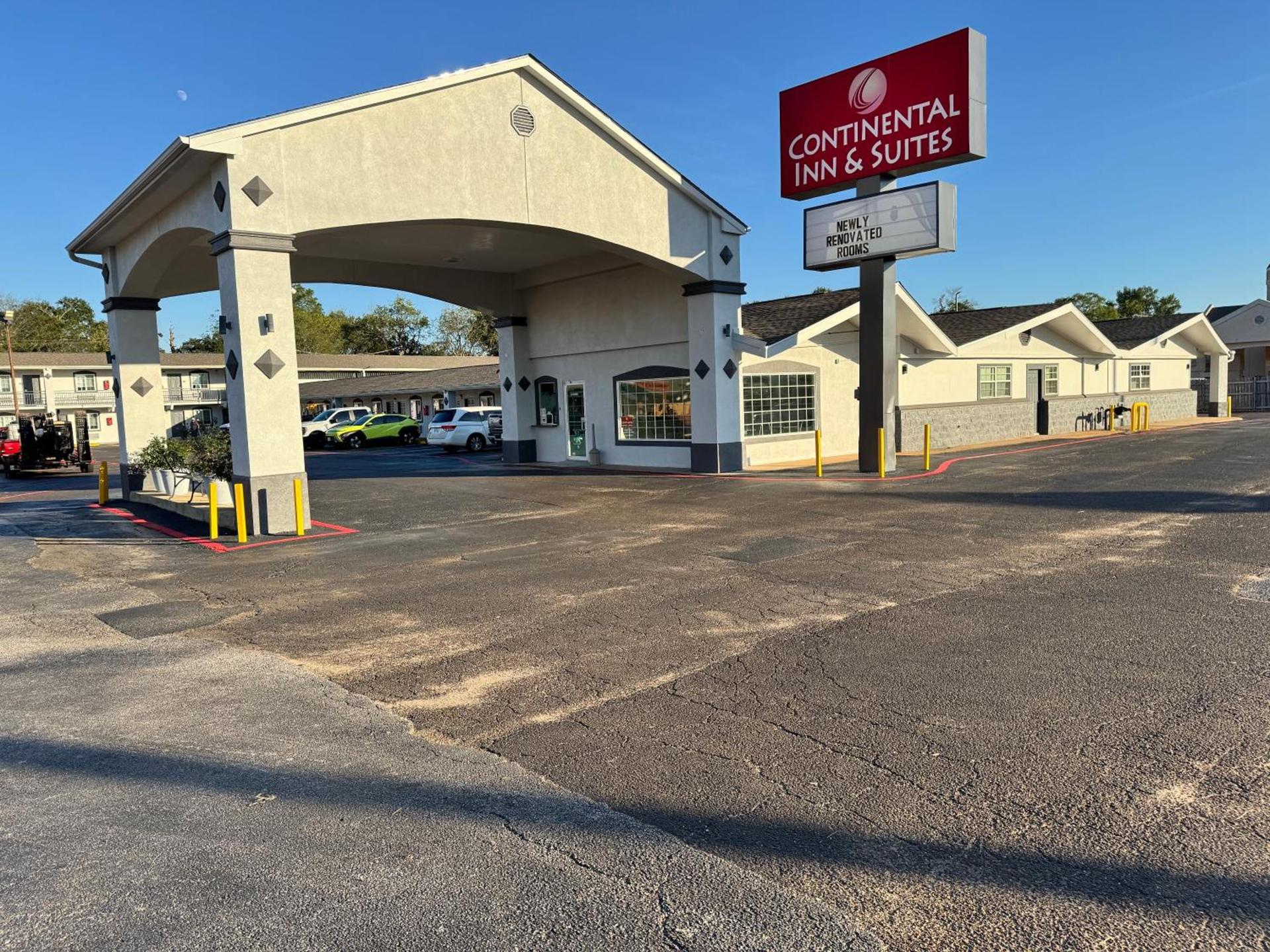 Continental Inn and Suites Nacogdoches TX SFA University Downtown photo 6