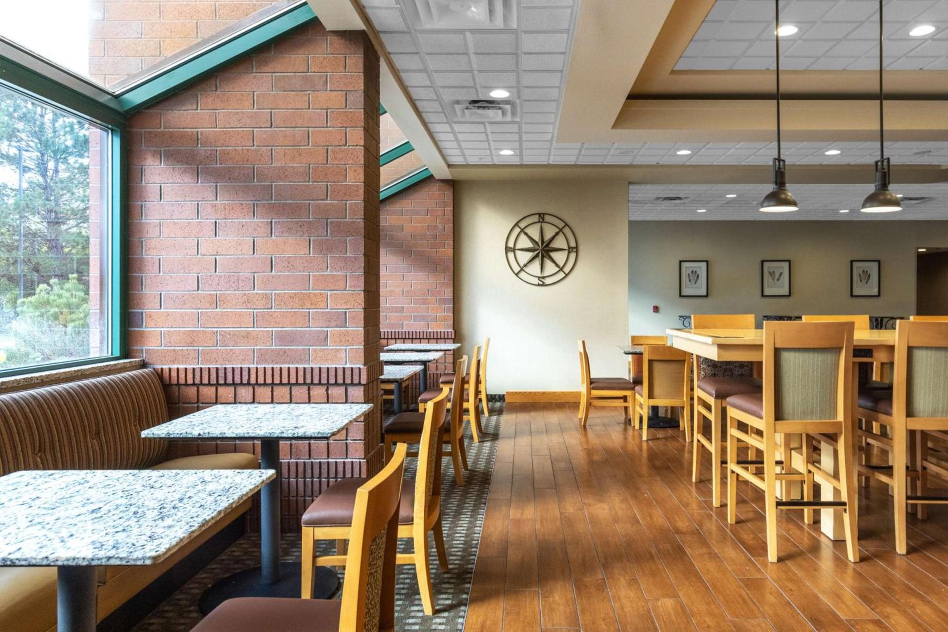 Hampton Inn Kalispell photo 8