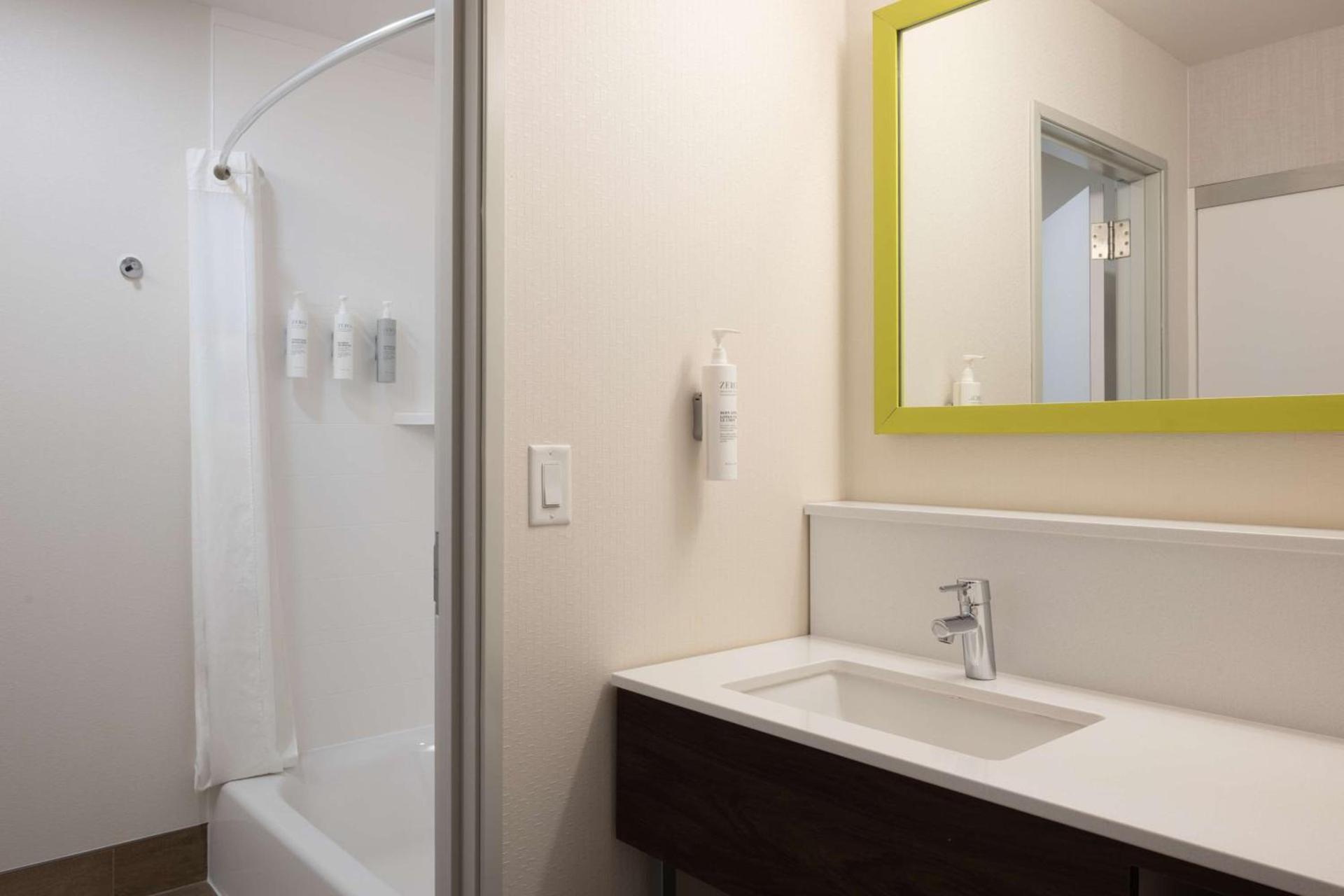 Hampton Inn Kalispell photo 31