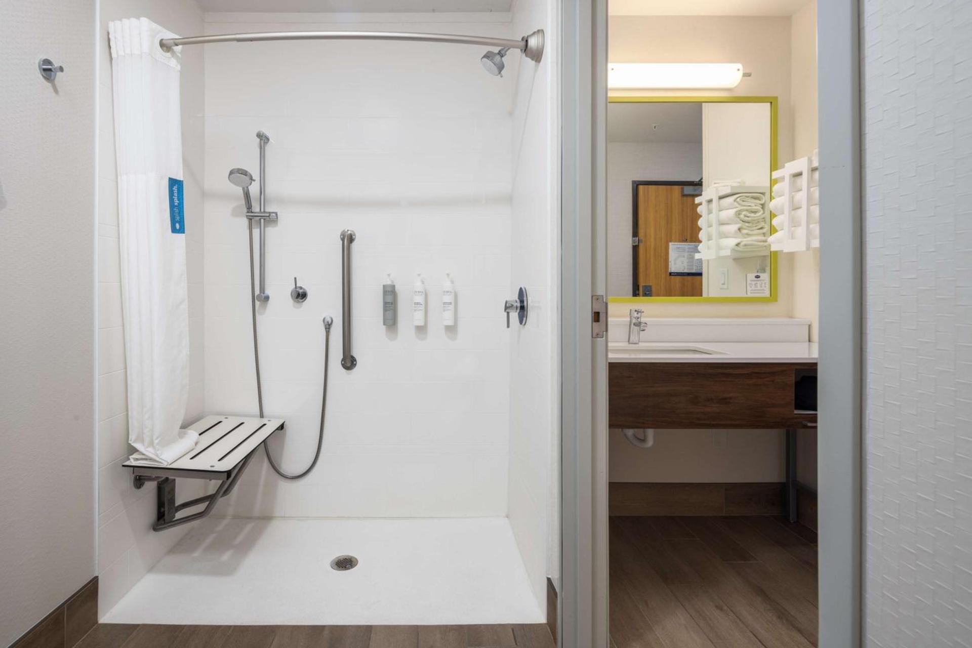 Hampton Inn Kalispell photo 42