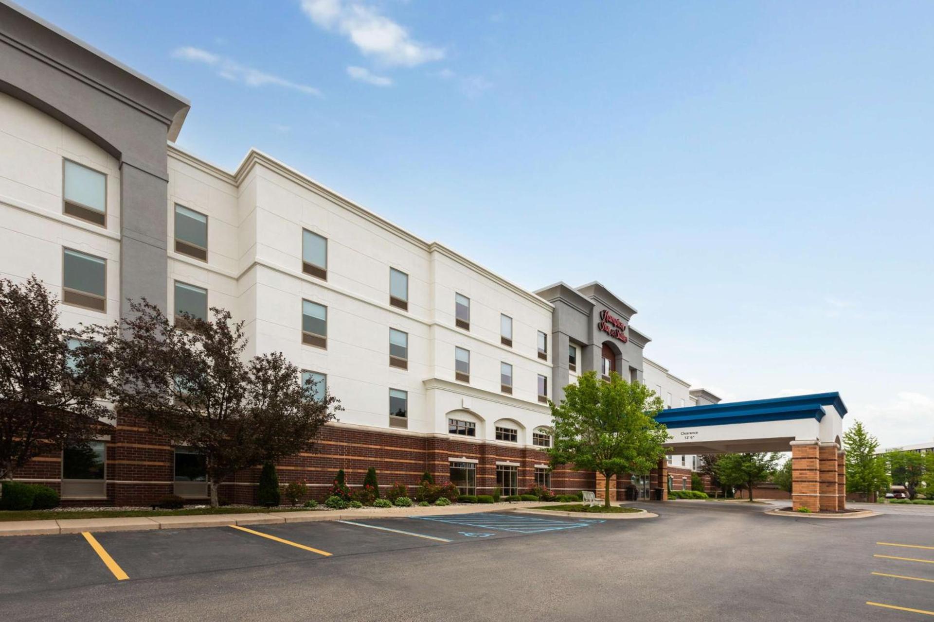 Hampton Inn & Suites Saginaw photo 2